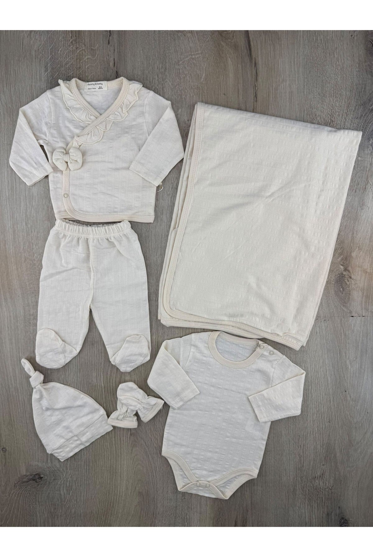 Murat Baby (0-3 Ay) Fiyonklu Battaniyeli 6Lı Zıbın Takımı