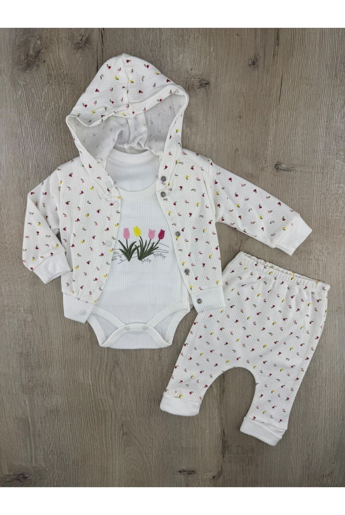 Nayinom (0-9 Ay) 1224 Minik Lale Desenli 3Lü Hırkalı Takım