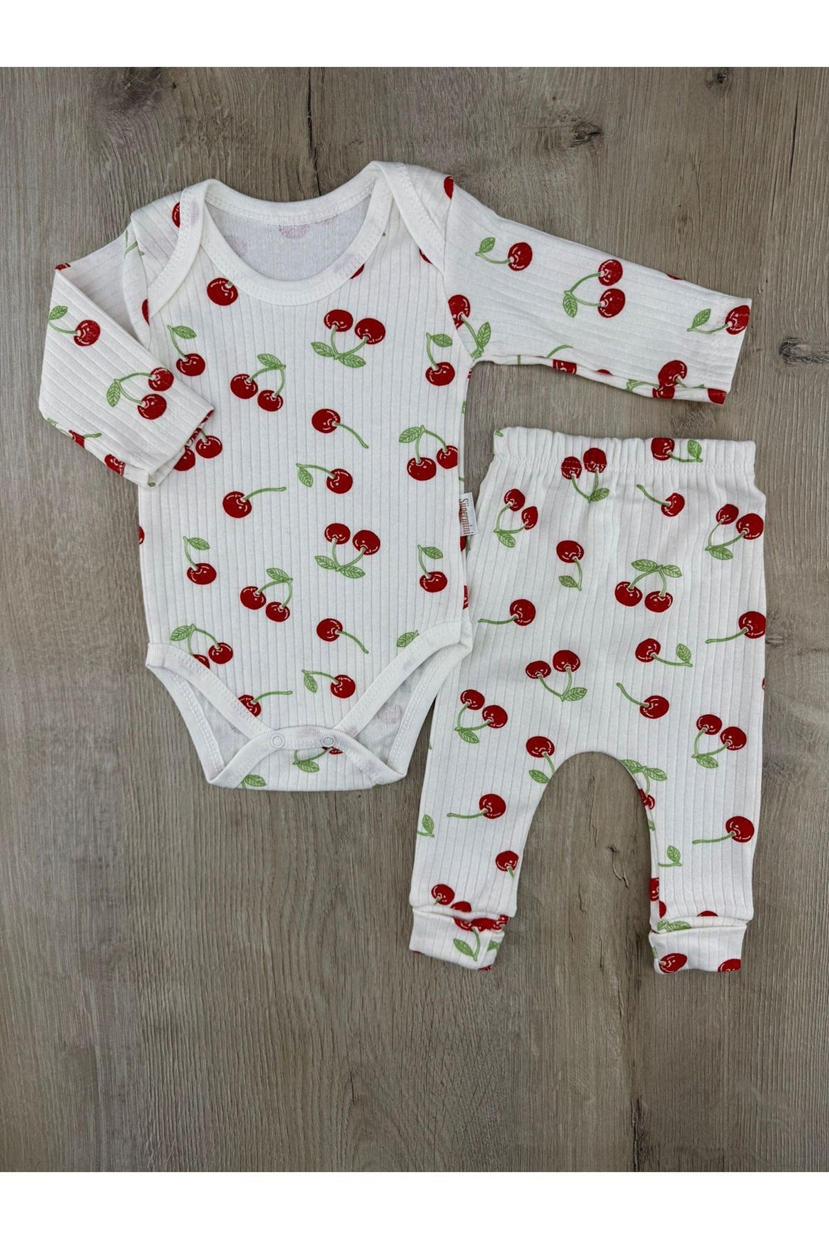 Süpermini (0-9 Ay) Kiraz Desenli Çıtçıtlı Badili Takım