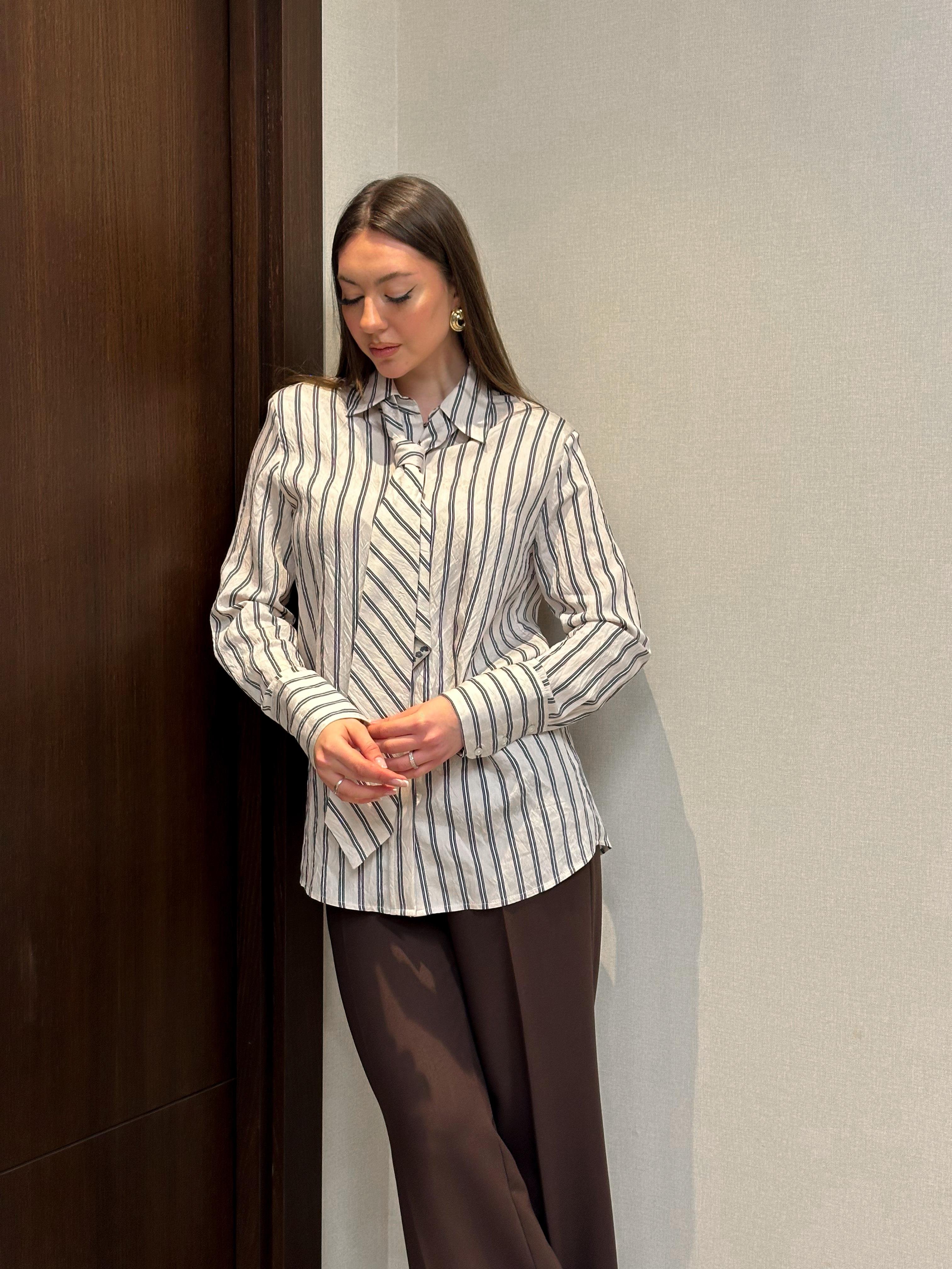 Çizgili GömlekDedo'çe