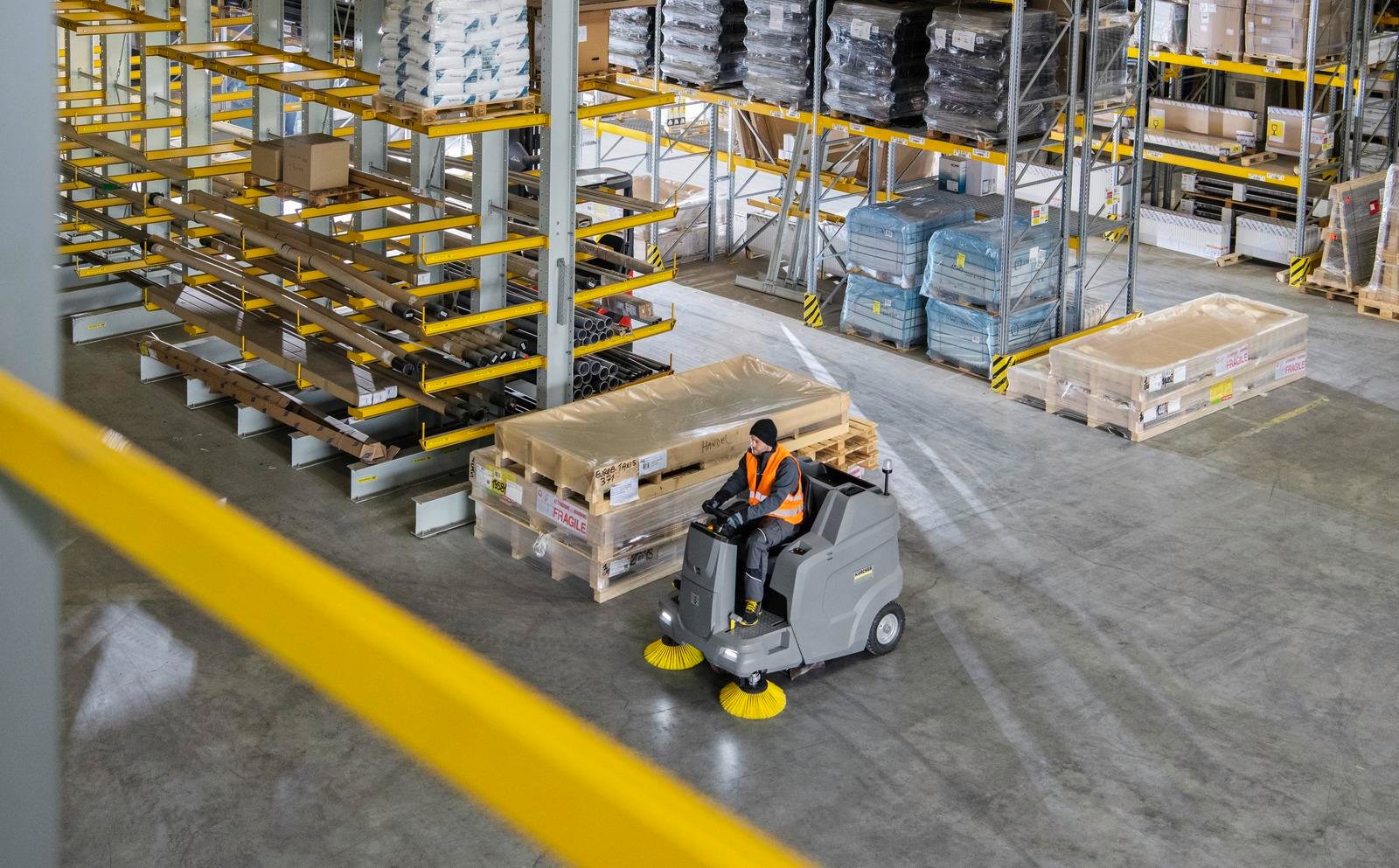 Karcher KM 100/120 R Bp Pack Binicili SüpürücüKarcher