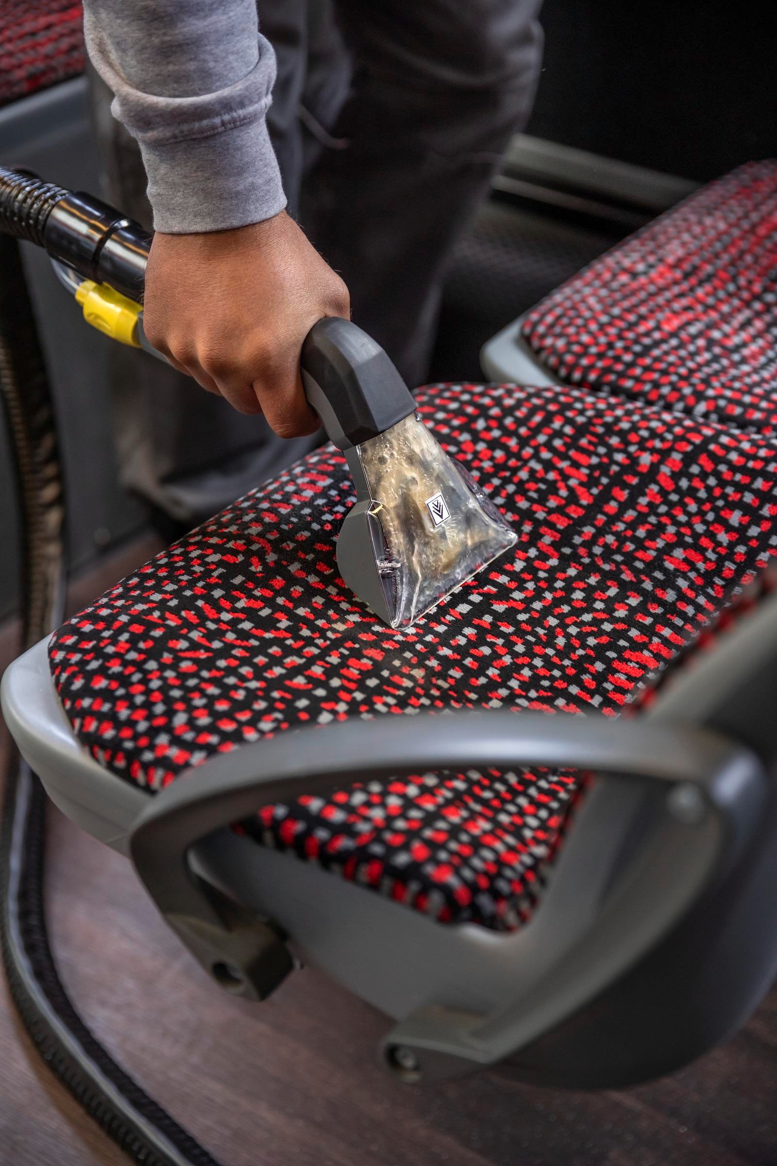 Karcher Puzzi 8/1 Halı ve Koltuk Yıkama MakinesiKarcher