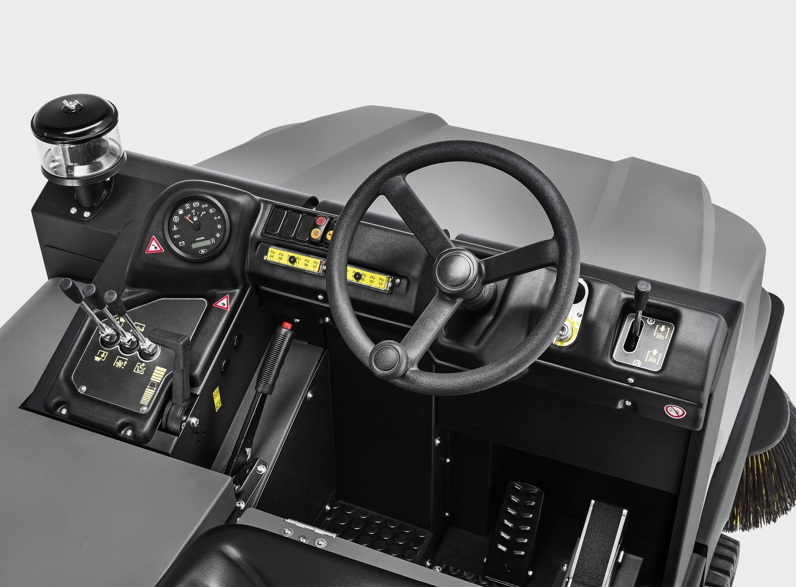 KM 130/300 R D Classic Binicili Vakumlu SüpürücüKarcher