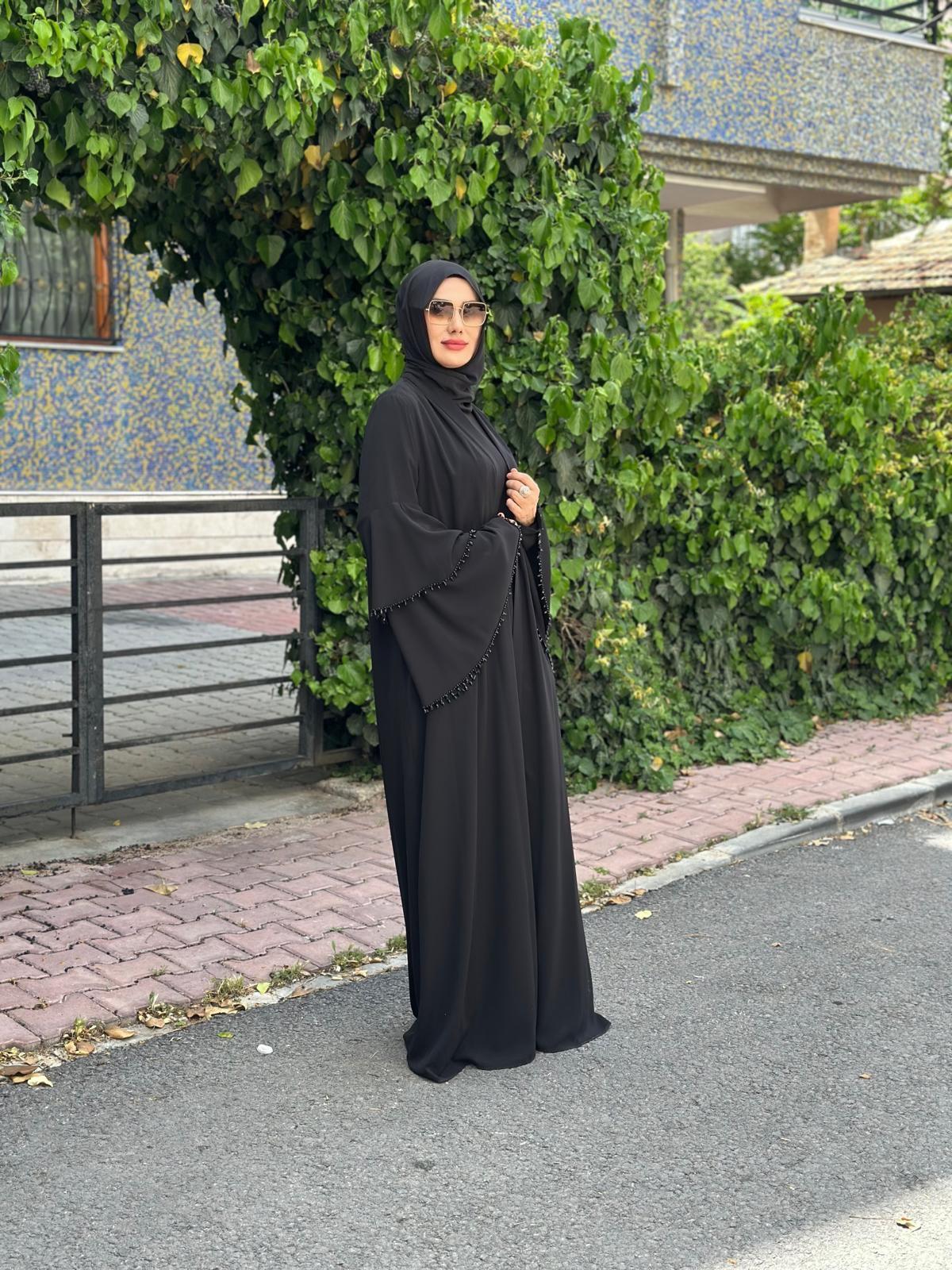 KOLLARI BONCUK DETAYLI ABAYA
