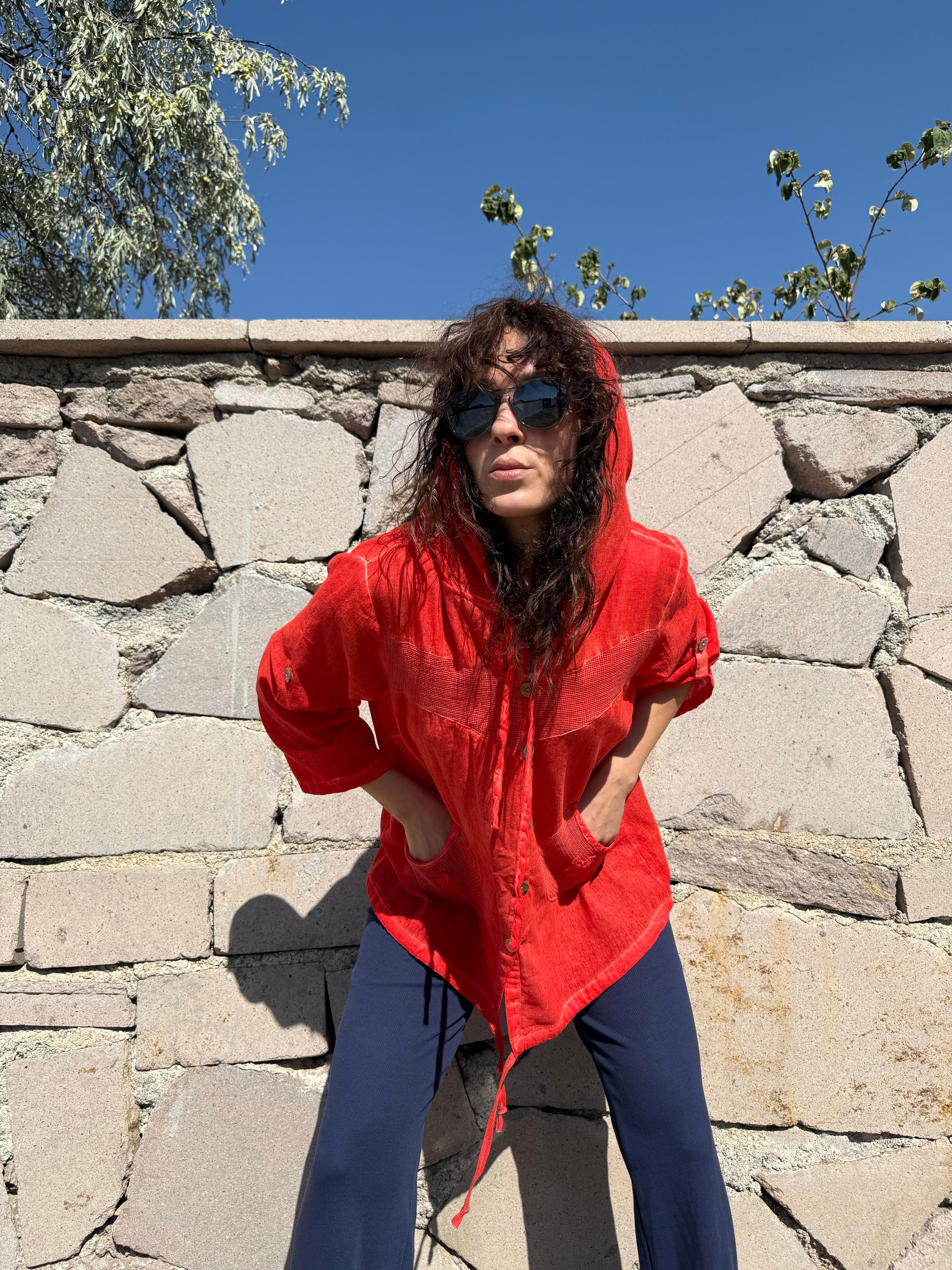 Turuncu Kapüşonlu Oversize File Detaylı Müslin Kumaş Gömlek