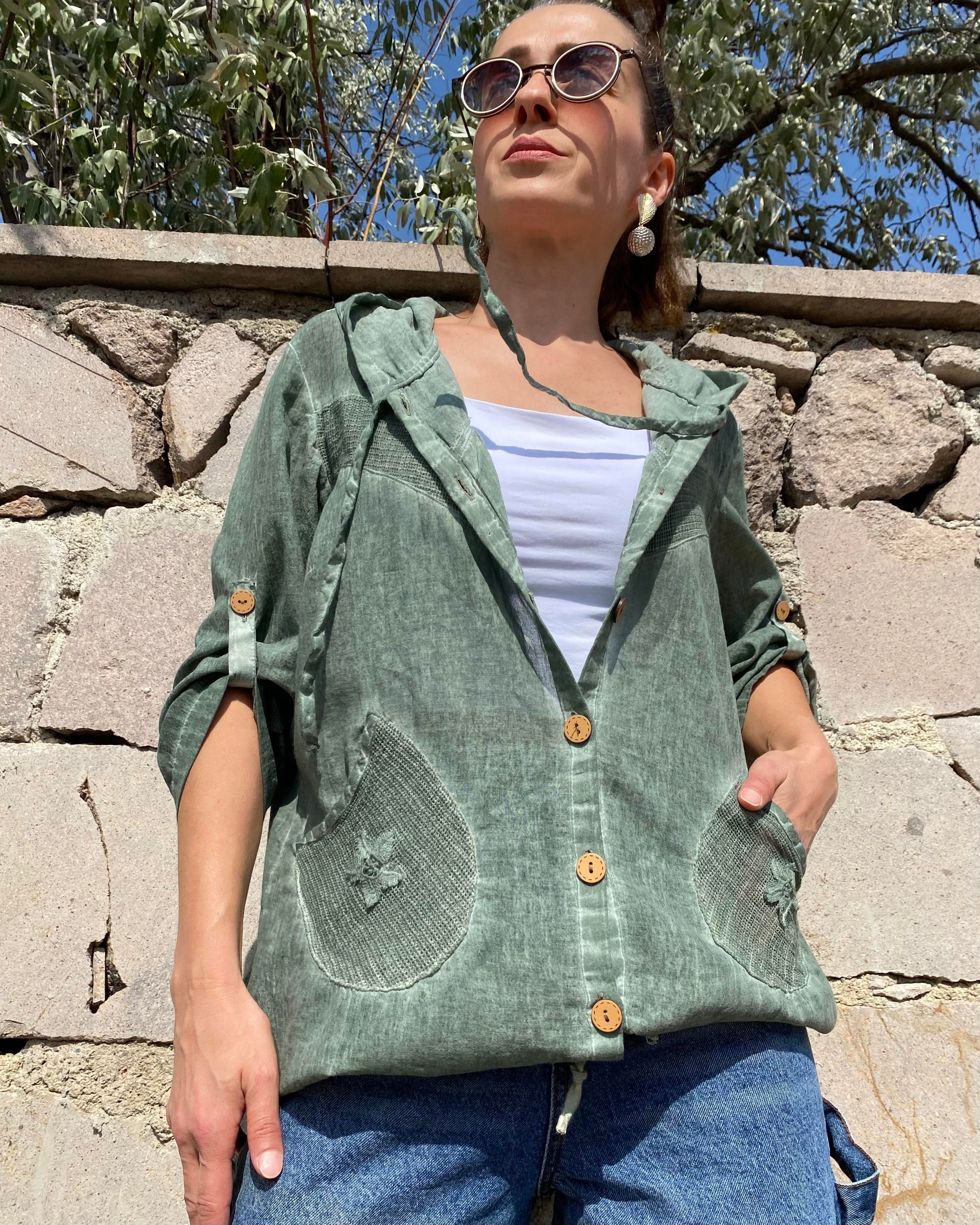 Yeşil Kapüşonlu Oversize Müslin Kumaş Gömlek