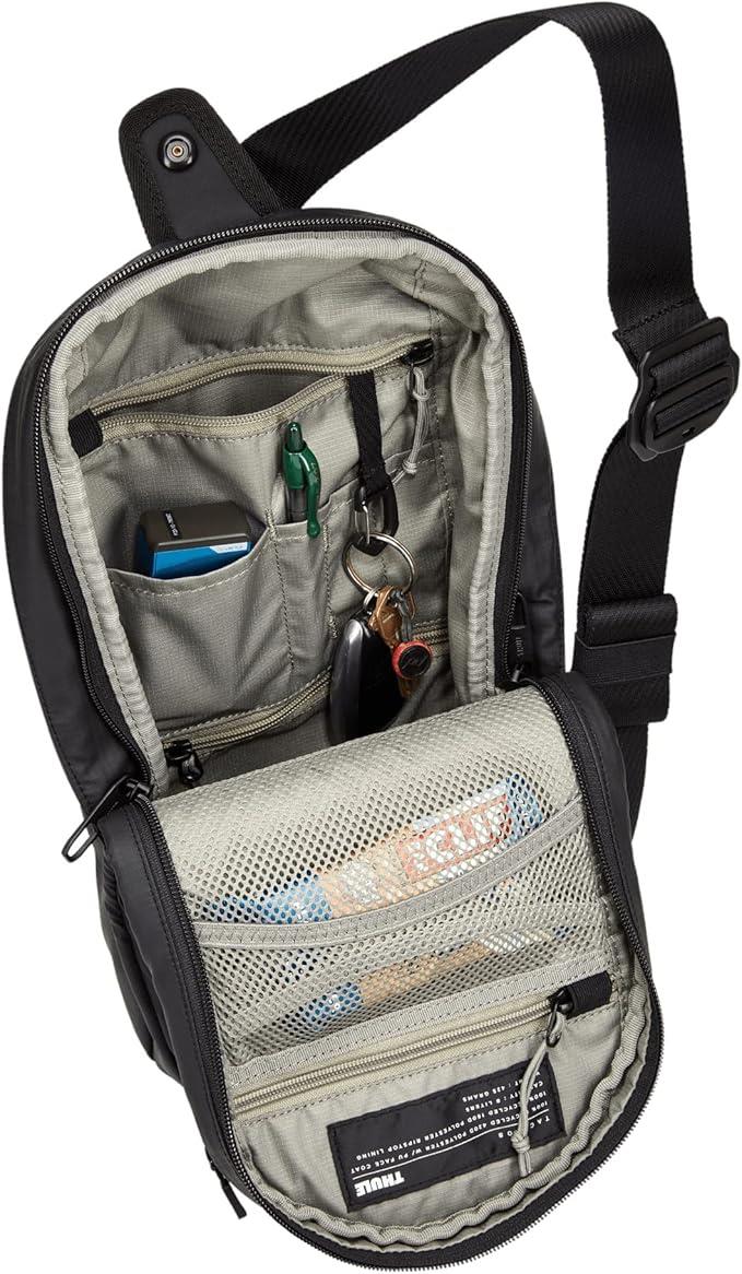 Thule Tact 8L Çapraz Askılı Çanta, Siyah