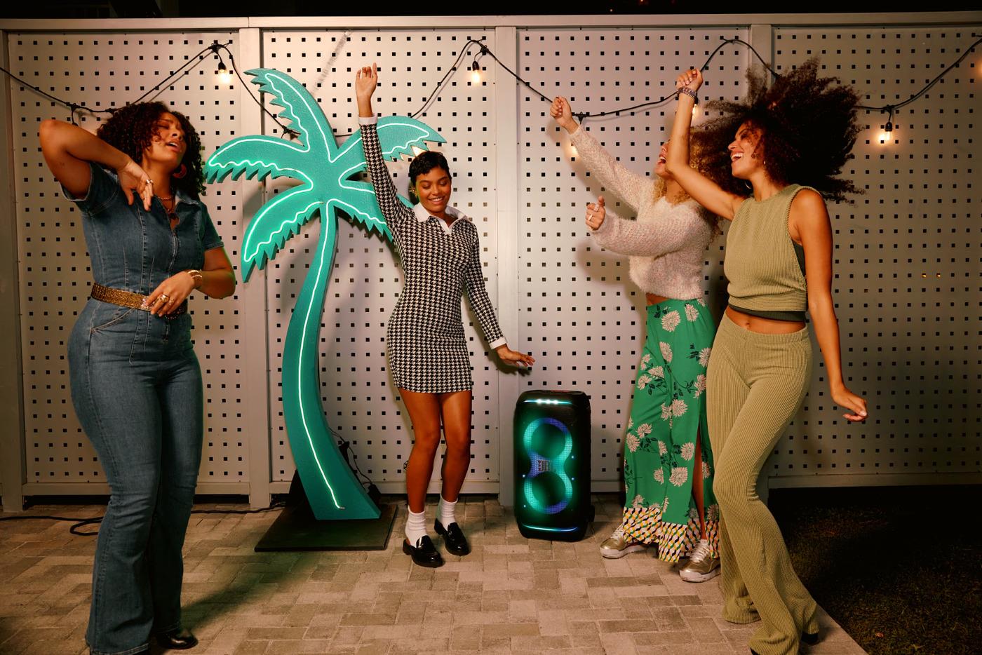 JBL PartyBox Stage320 Bluetooth Hoparlör ve Karaoke Eğlence Paketi