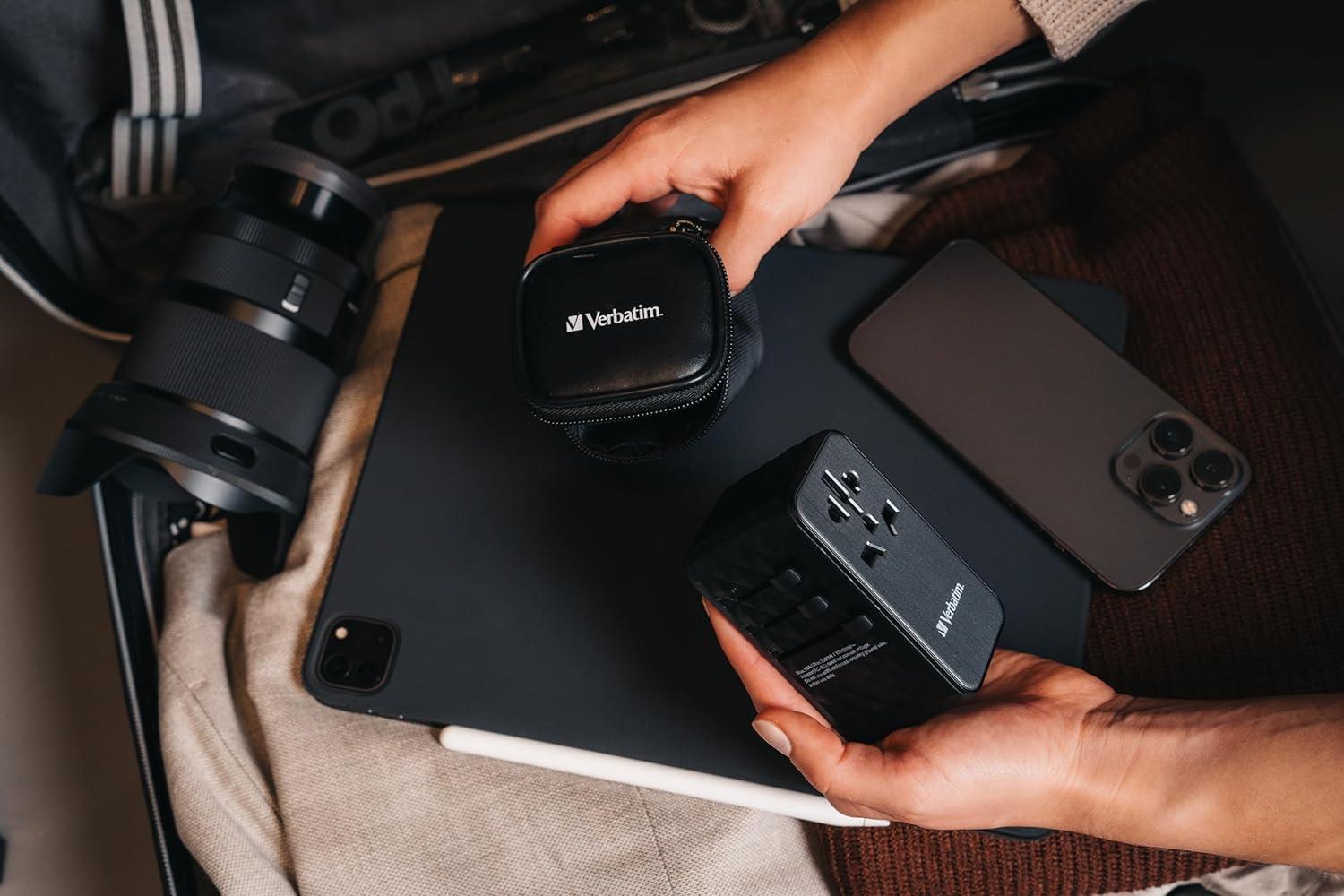 Verbatim UTA-06 GaN III 2X USB-C, W128807223 ile Evrensel Seyahat Adaptörü (2X USB-C PD 100W ve QC 4+ / 2X USB-A QC 3.0 ile Seyahat Adaptörü)