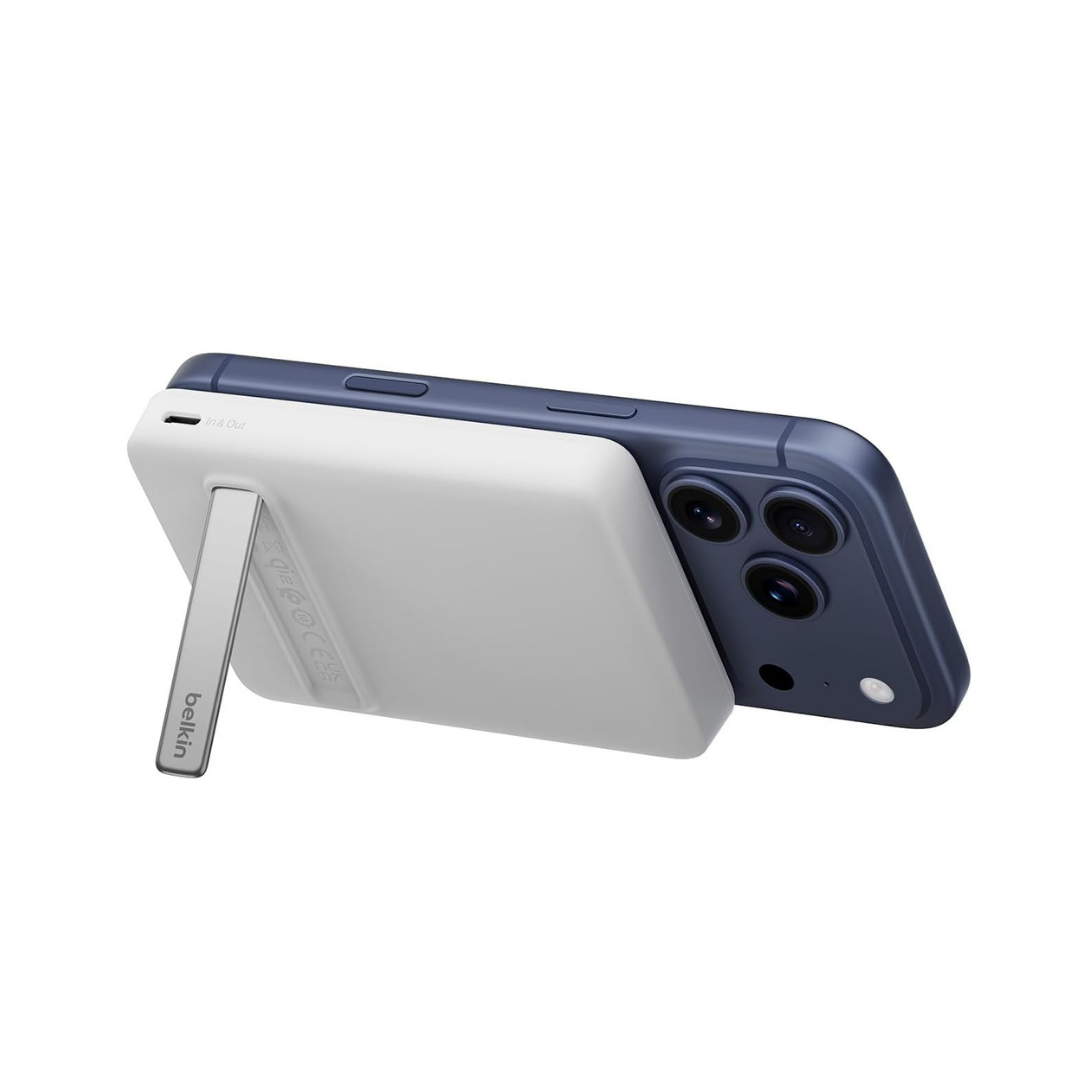 Belkin BoostCharge 10000 mAh İnce Manyetik Stantlı Power Bank, Beyaz