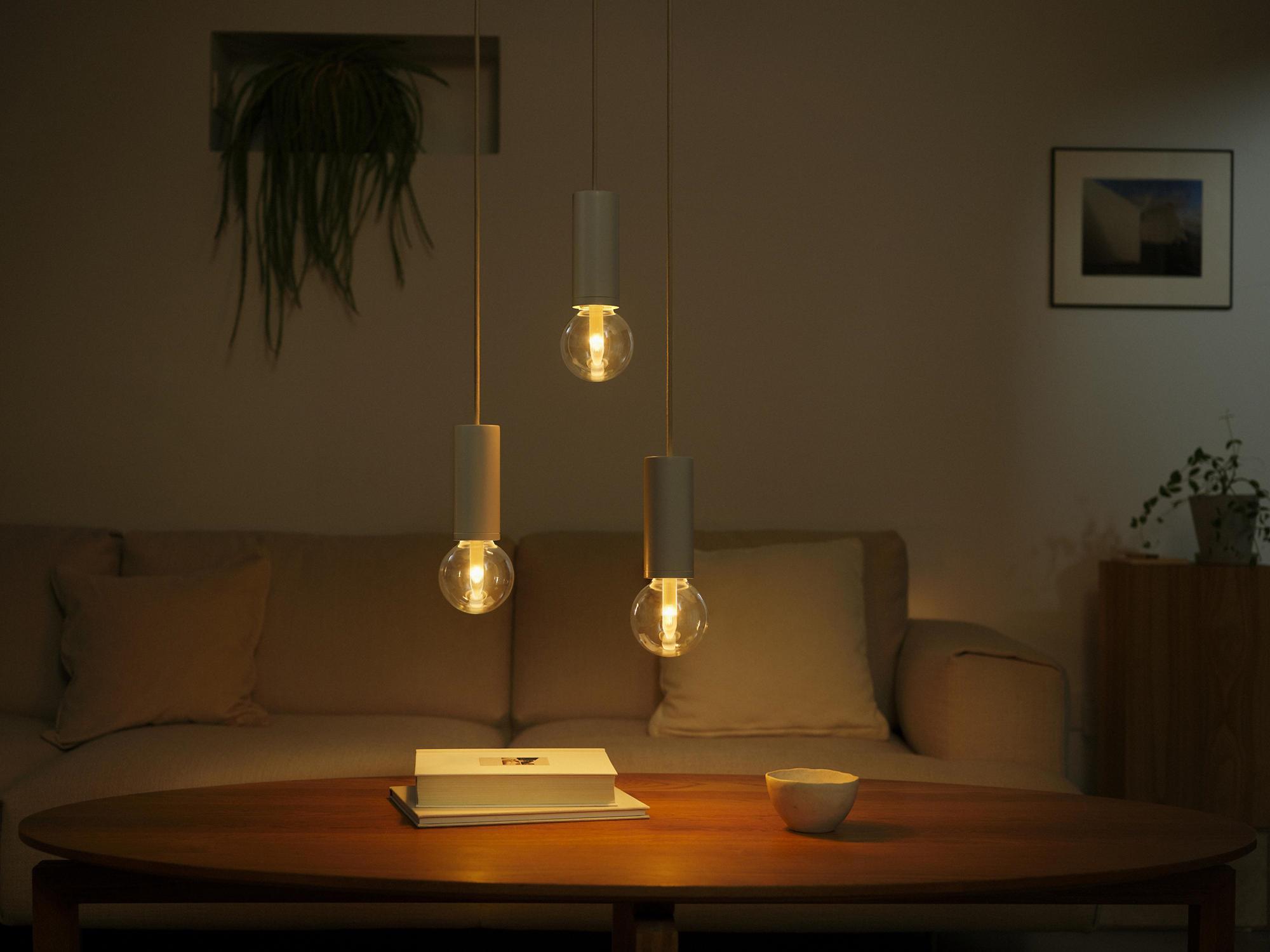 Philips Hue G95 E27 Renkli Akıllı Ampul