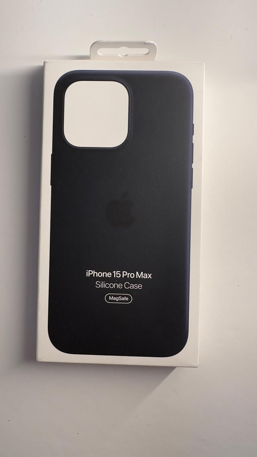 OUTLET Apple iPhone 15 Pro Max için MagSafe özellikli Silikon Kılıf - Siyah 
