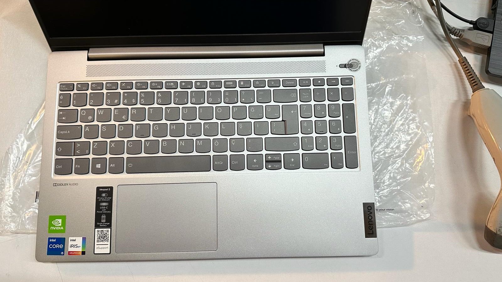 OUTLET LENOVO 82FG013DTX POR I5-1135G7/IP5/8G/512/15.6/FDOS