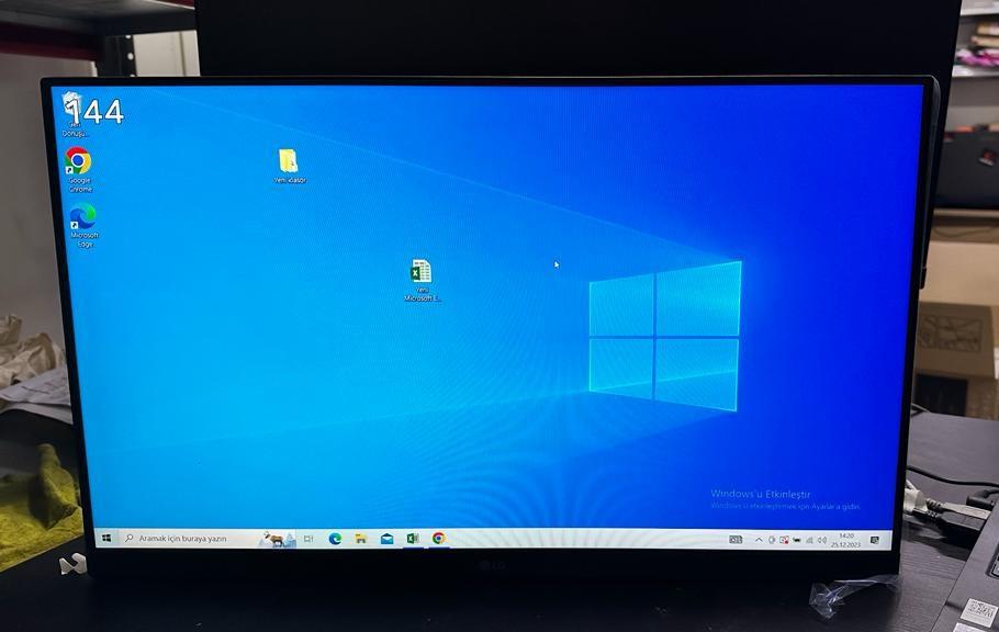 OUTLET LG UltraGear 23.8 1Ms 144Hz (HDMI+Display) FHD IPS Oyuncu Monitör 