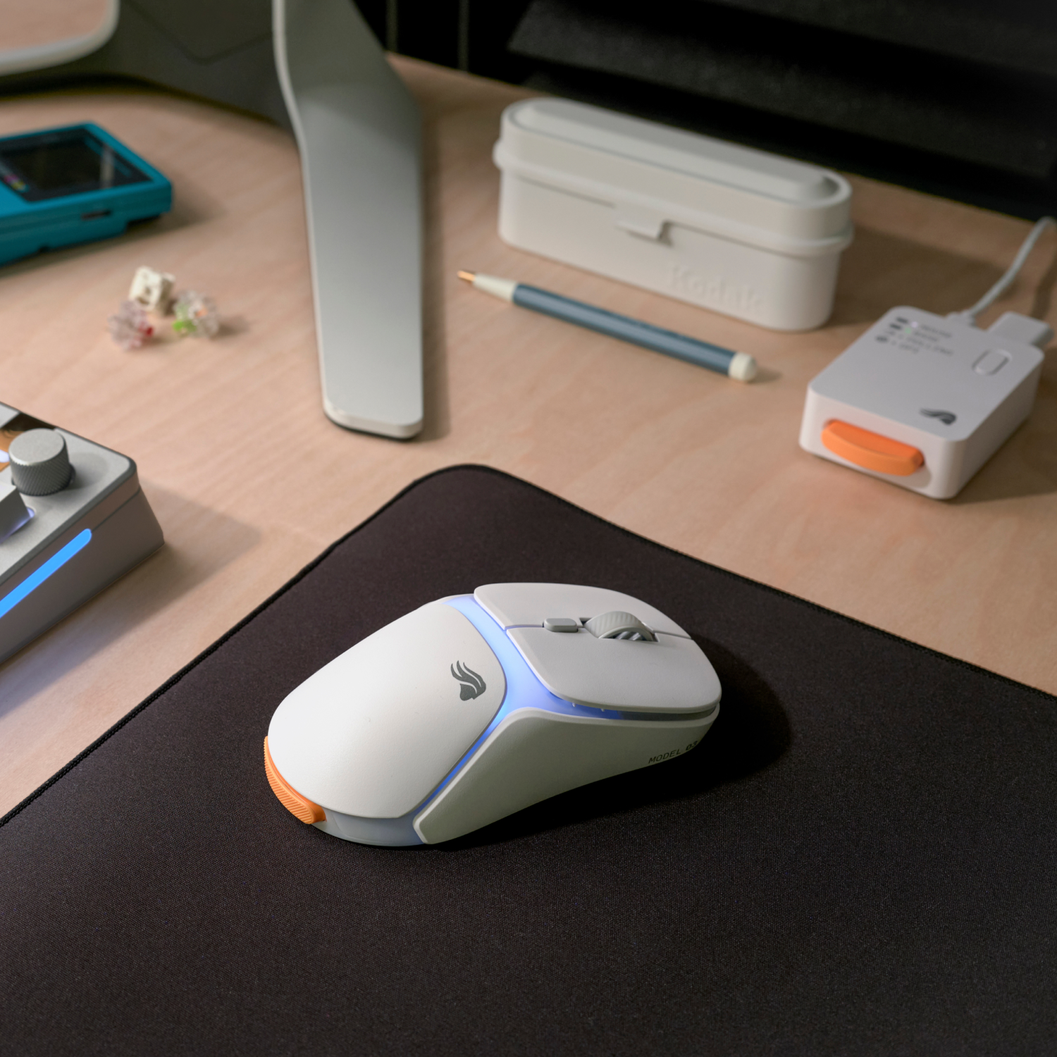 Glorious Model O3 Kablosuz RGB Ultralight 30000 DPI Gaming Mouse -Mat Beyaz