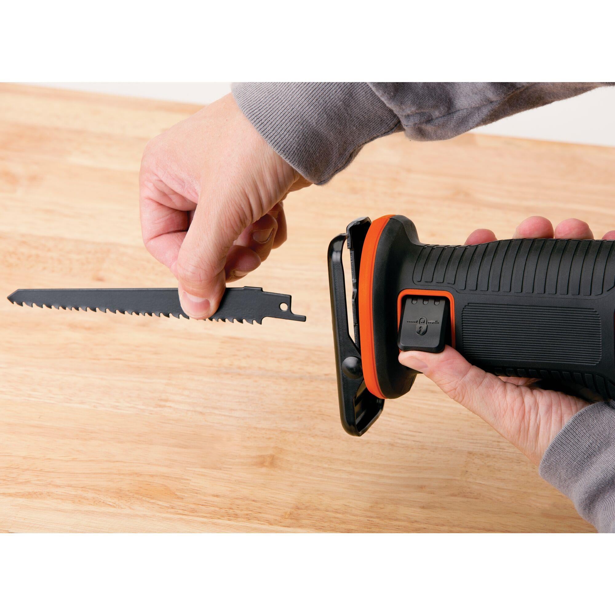 Black&Decker BDCR18-QW 18V 1.5 Ah Li-Ion Bataryalı Tilki Kuyruk Testere 