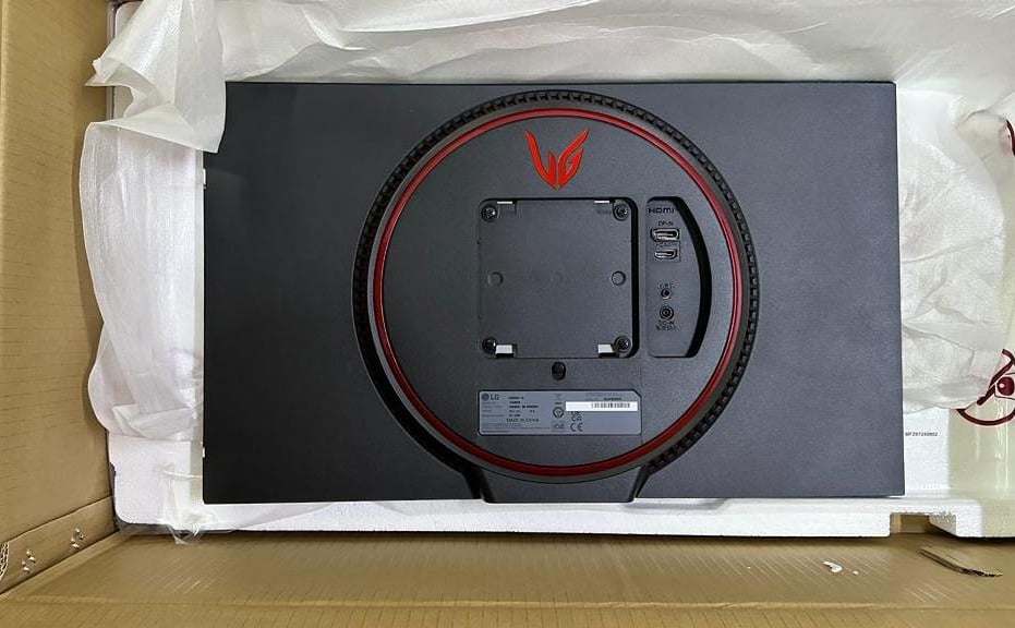 OUTLET LG UltraGear 23.8 1Ms 144Hz (HDMI+Display) FHD IPS Oyuncu Monitör 