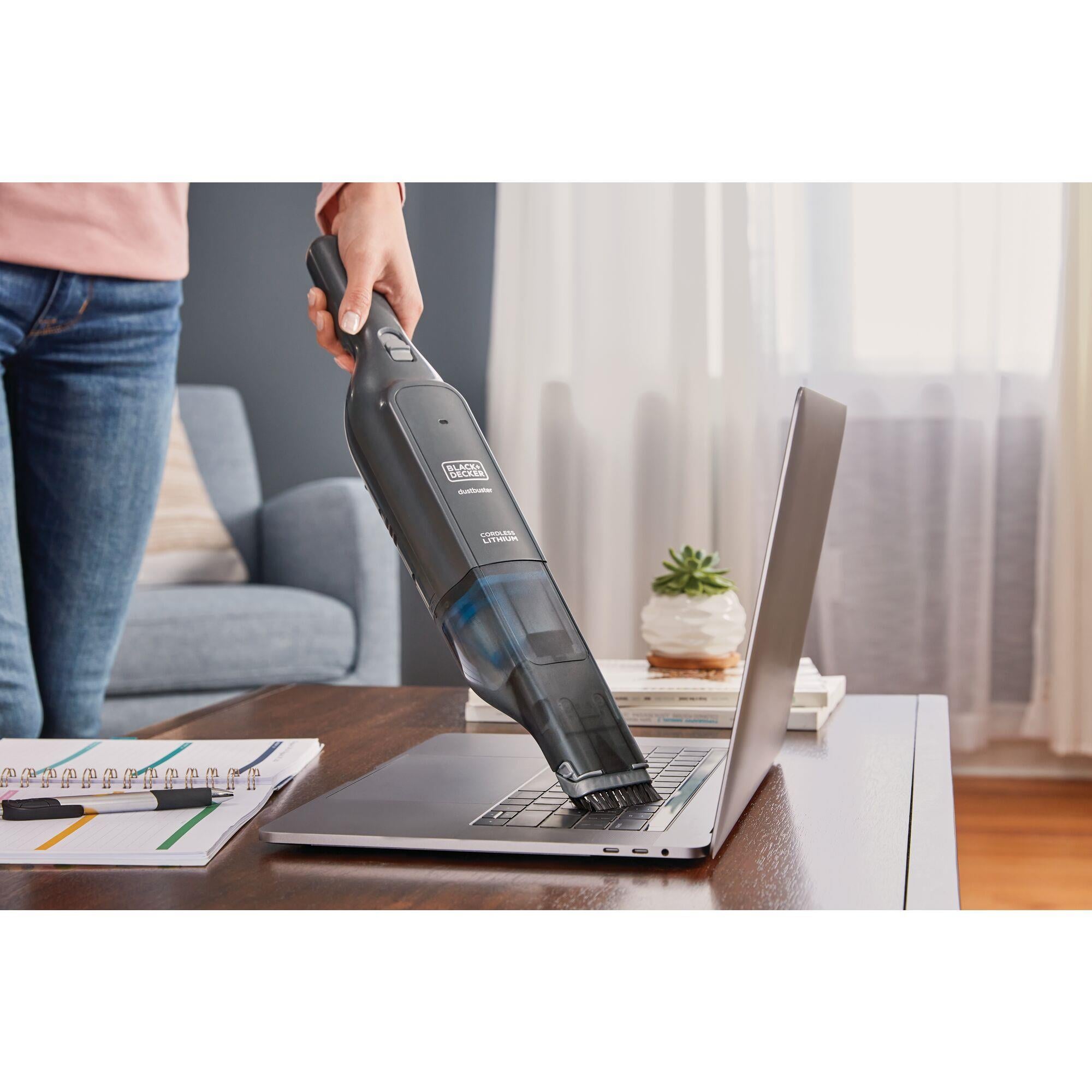 Black&Decker 12V Şarjlı El Süpürgesi - HLVC320B11-QW