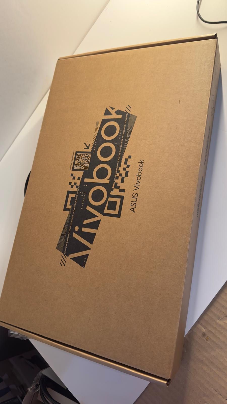 OUTLET Asus Vivobook 15 X1504ZA-BQ450 i3-1215U/8G/512SSD 15.6 FHD Freedos Taşınabilir Bilgisayar