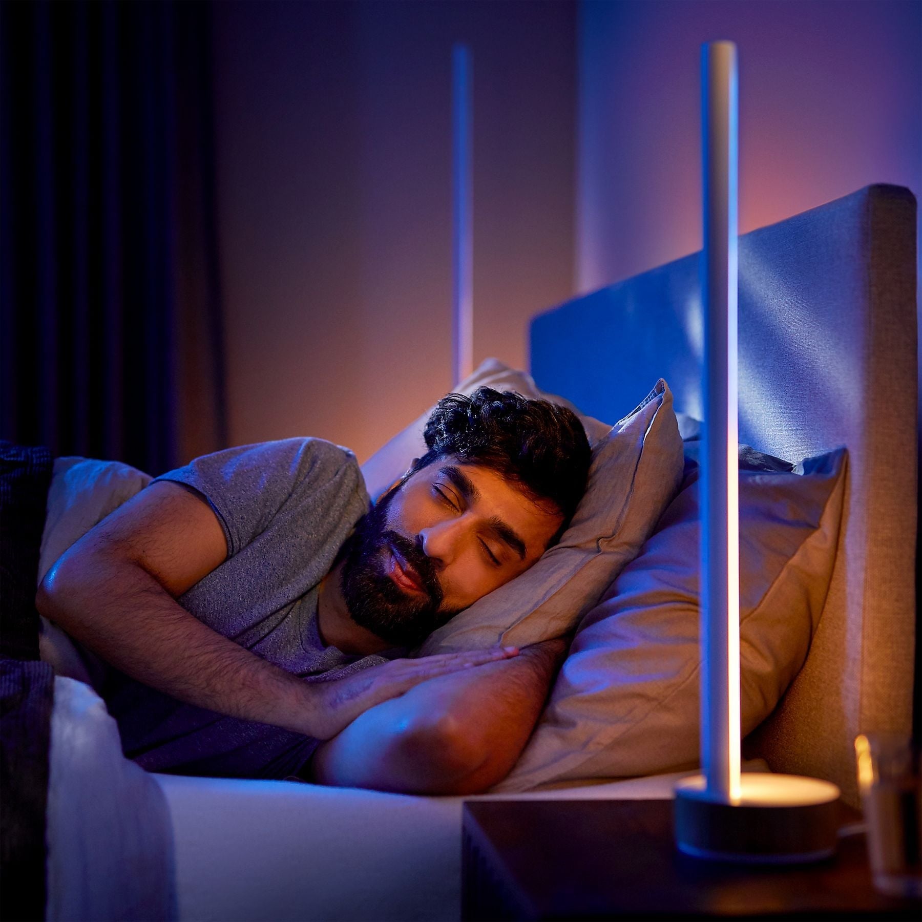 Philips Hue Gradient Signe Masa Lambası - Meşe