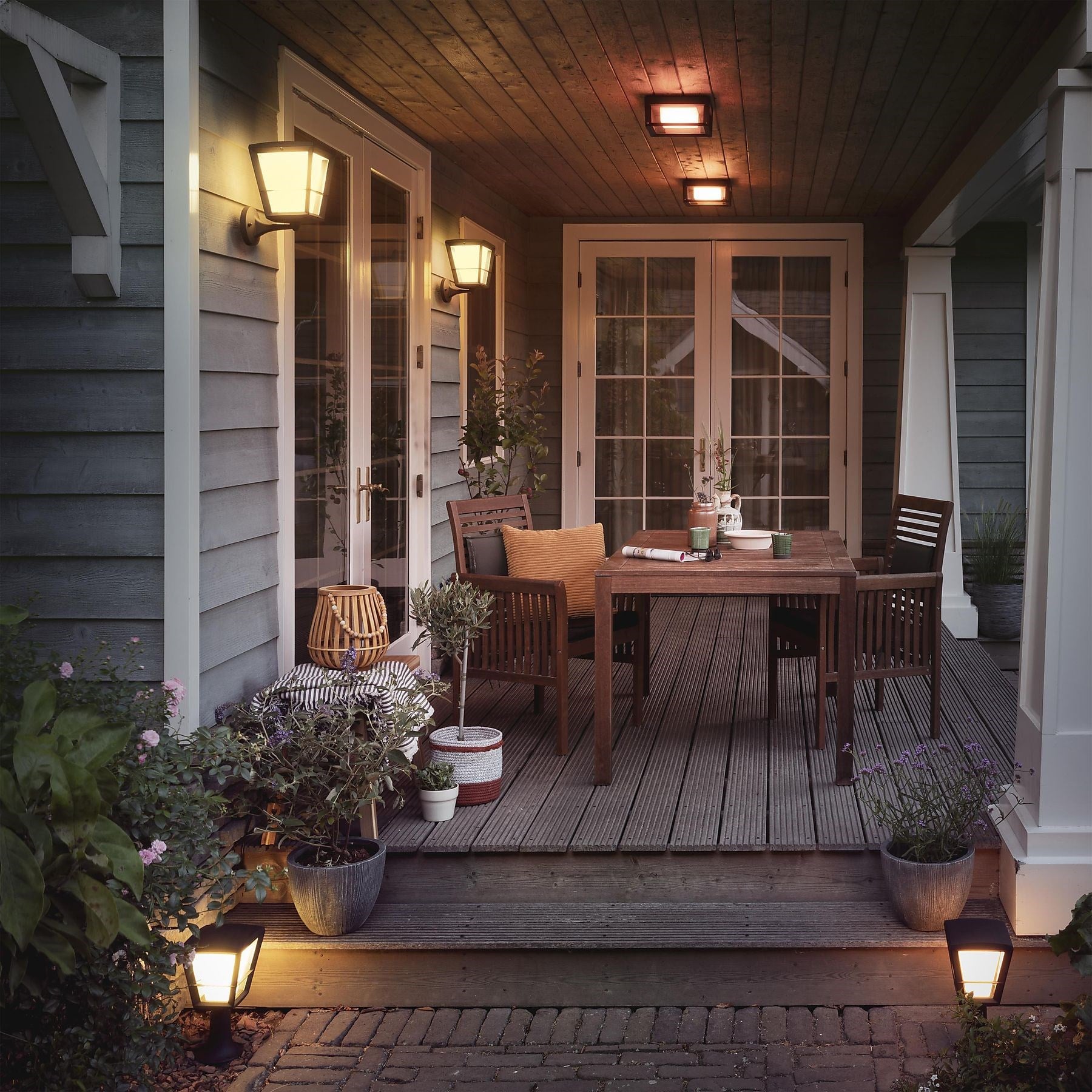 Philips Hue Econic Dış Mekan Duvar Lambası - Kare Aplik