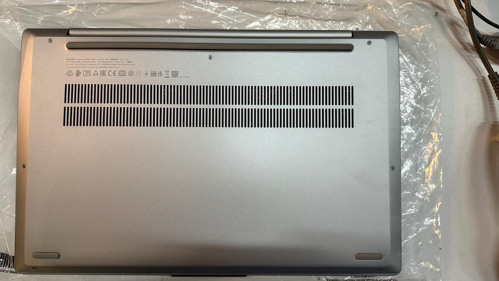 OUTLET LENOVO 82FG013DTX POR I5-1135G7/IP5/8G/512/15.6/FDOS