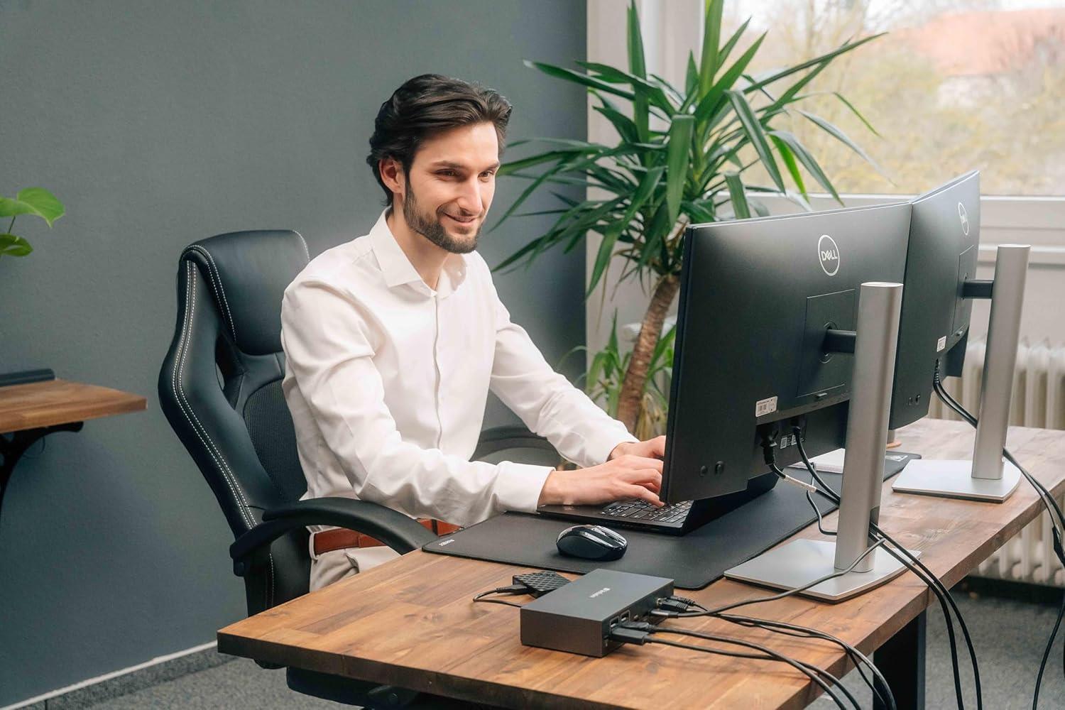 Verbatim USB-C Pro Docking Station, 17'si 1 arada Hub, HDMI 4K ve 8K, USB-A ve USB-C, PD 100 W, AUX, kart okuyucu