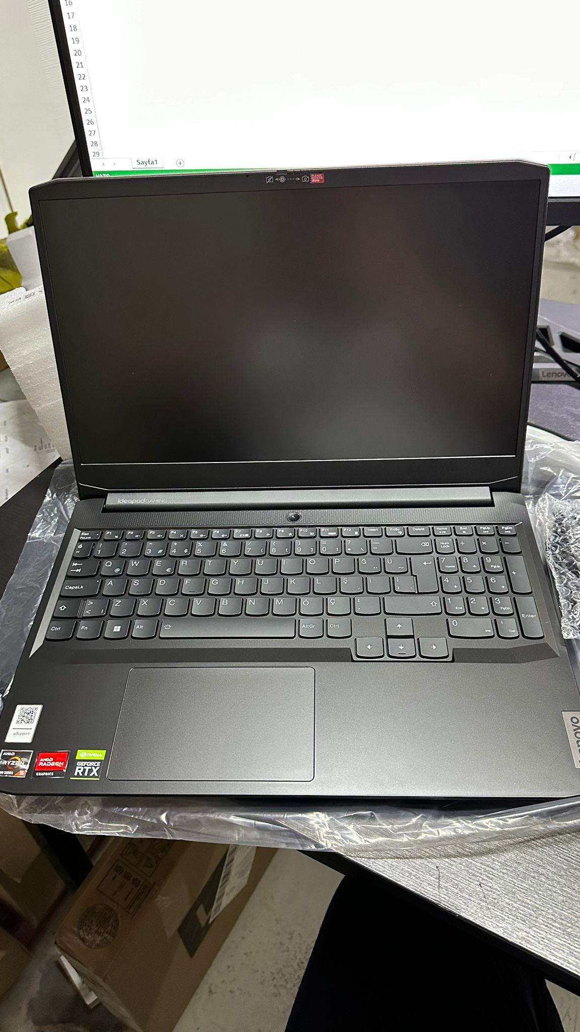OUTLET Lenovo IdeaPad Gaming 3 AMD Ryzen 5 5600H 8GB 512GB SSD RTX3050Ti Freedos 15.6