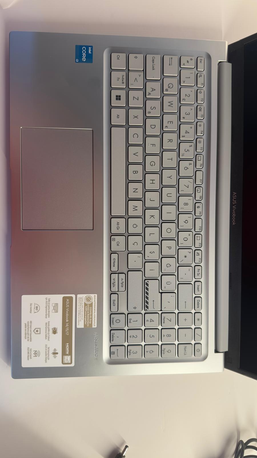 OUTLET Asus Vivobook 15 X1504ZA-BQ450 i3-1215U/8G/512SSD 15.6 FHD Freedos Taşınabilir Bilgisayar