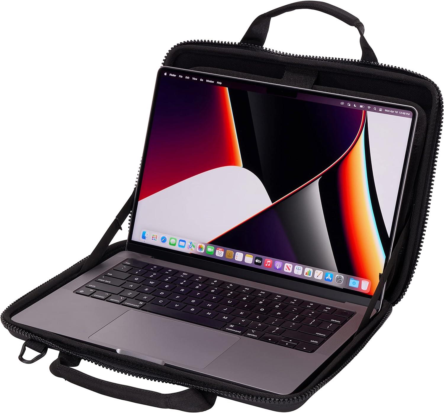 Thule Gauntlet 4 MacBook Pro Çantası 14