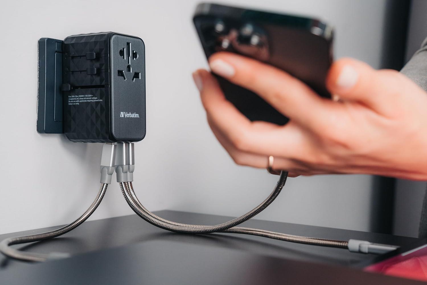 Verbatim UTA-06 GaN III 2X USB-C, W128807223 ile Evrensel Seyahat Adaptörü (2X USB-C PD 100W ve QC 4+ / 2X USB-A QC 3.0 ile Seyahat Adaptörü)