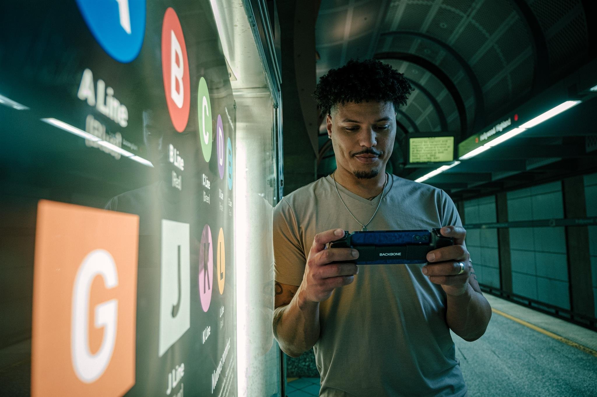 Backbone One, Klasik Edition Gen2 Android + iPhone 15 Serisi - USB-C Bağlantı Noktası BB-51-P-BR
