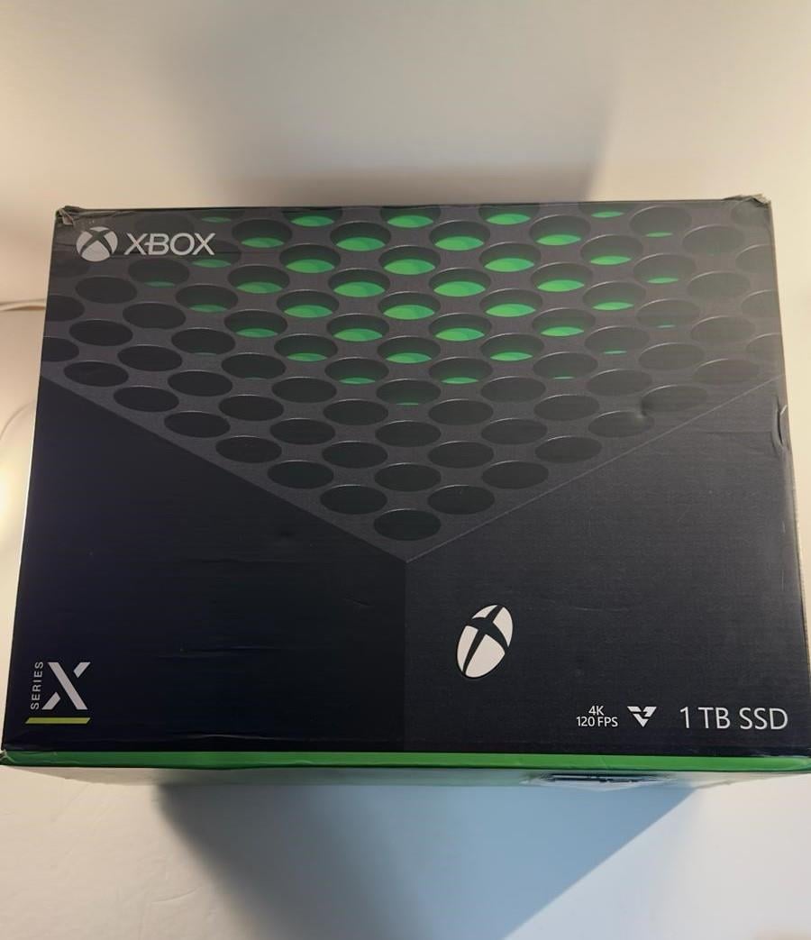 OUTLET Microsoft Xbox Series X 1TB Oyun Konsolu (Microsoft Türkiye Garantili)