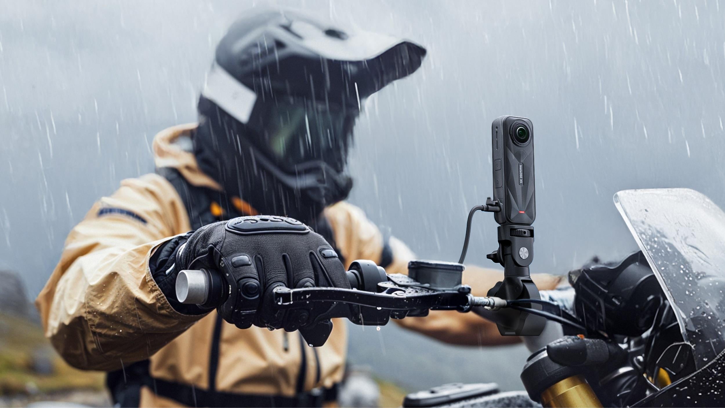 Insta360 X5 Motorcycle Bundle Aksiyon Kamerası