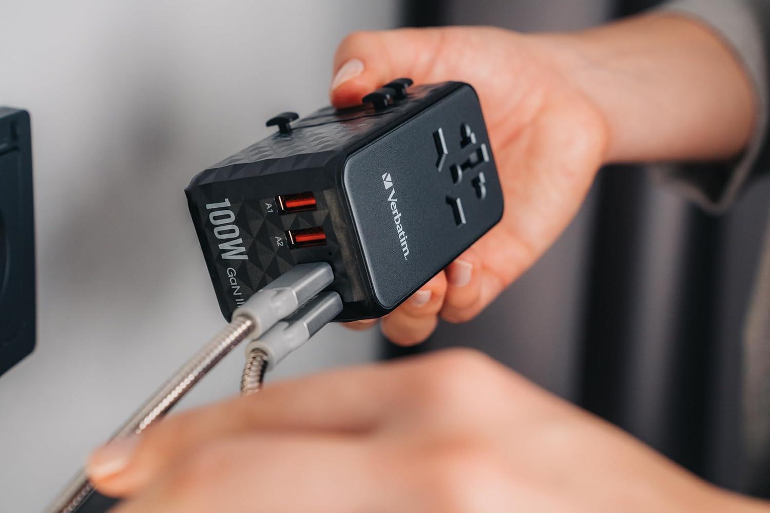 Verbatim UTA-06 GaN III 2X USB-C, W128807223 ile Evrensel Seyahat Adaptörü (2X USB-C PD 100W ve QC 4+ / 2X USB-A QC 3.0 ile Seyahat Adaptörü)