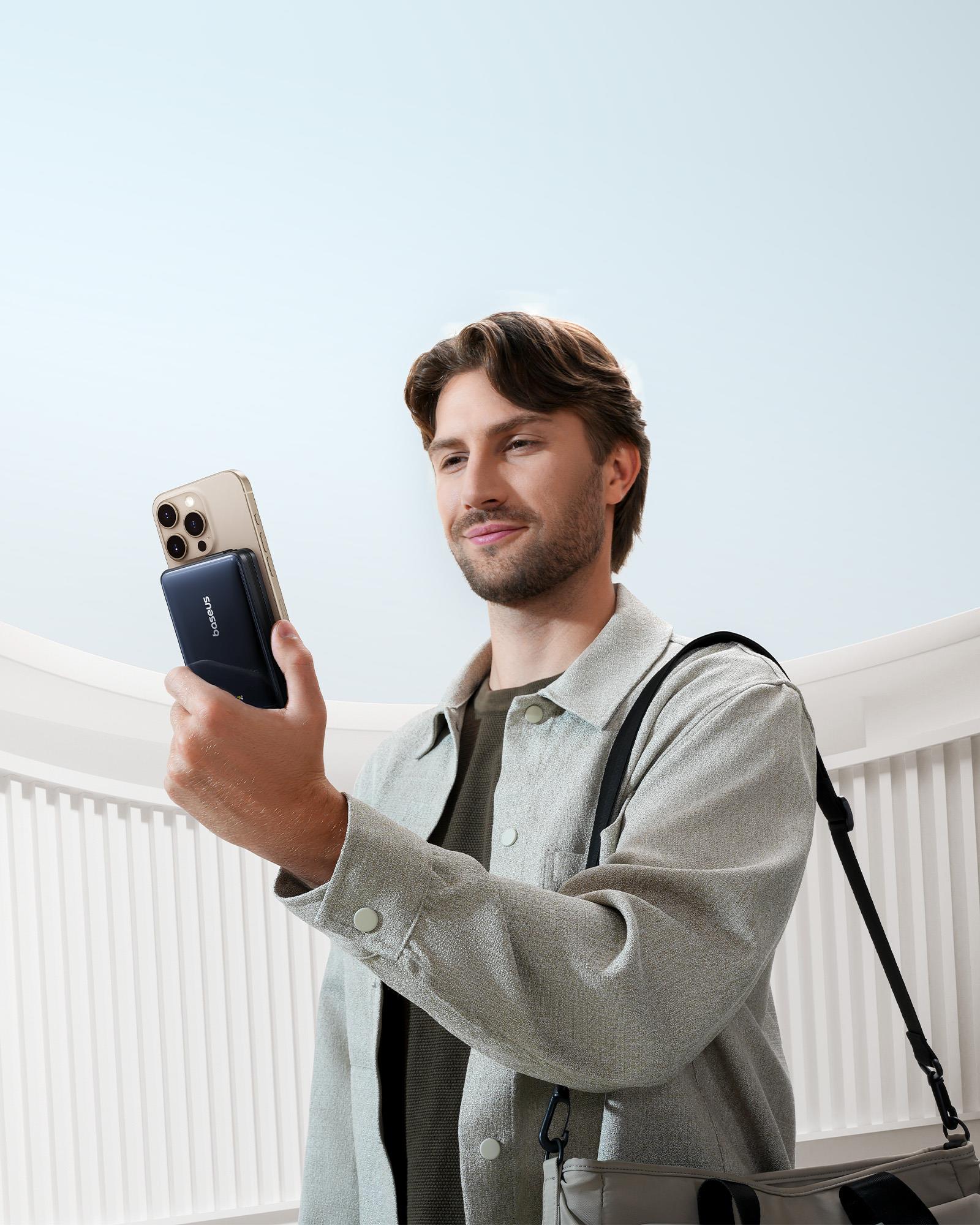 Baseus Nomos 3'ü 1 arada 10000mAh Power Bank - Qi2 15W Kablosuz Şarj, 45W Dahili Çift Yönlü Hızlı Şarj Kablolu, Siyah