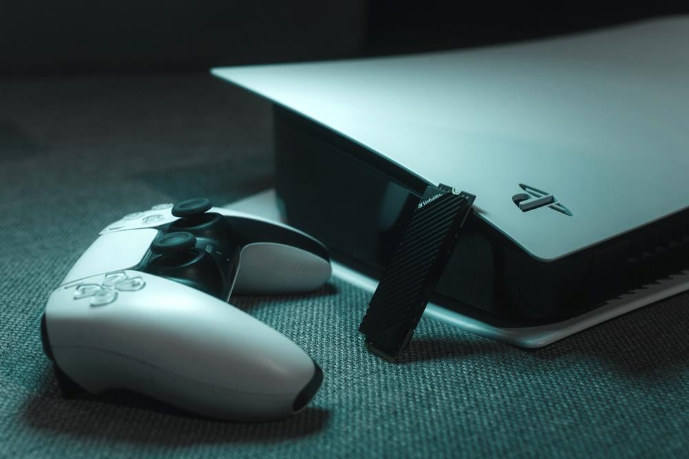Sony Playstation 5 Slim Digital Versiyon - Astro Bot Oyun ve Verbatim 2TB Nvme SSD Hediyeli (Bilkom Garantili)