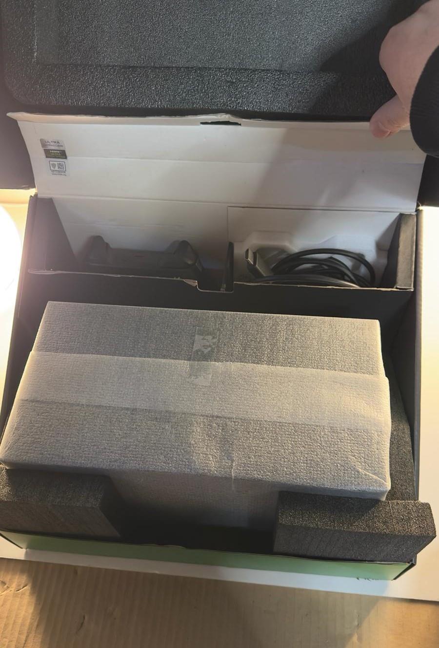 OUTLET Microsoft Xbox Series X 1TB Oyun Konsolu (Microsoft Türkiye Garantili)