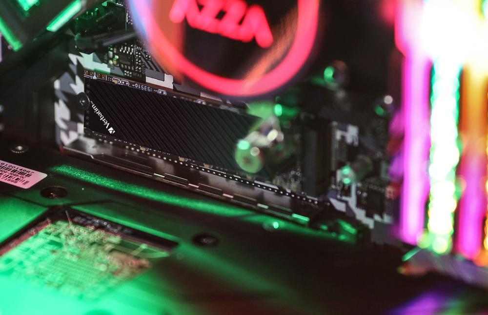 Verbatim 1TB Vi7000G Internal PCIe NVMe M.2 GEN4 SSD (7400MB Okuma/5500MB Yazma)
