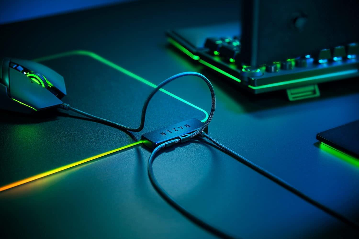 Razer FireFly V2 Mouse Pad (RZ02-03020100-R3M1)