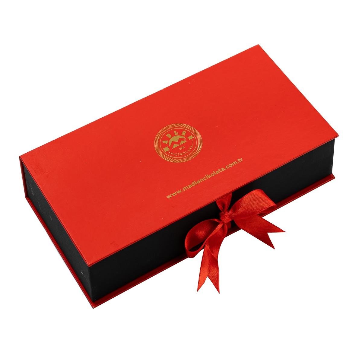 Madlen Kırmızı Kutu Special Çikolata & Canlı Gül 500g
