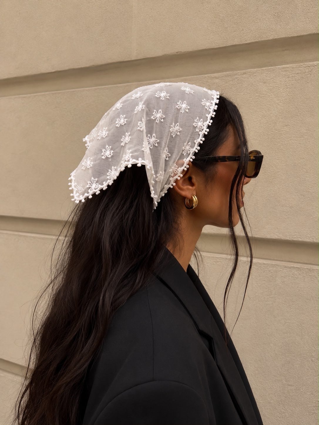 Çiçek desenli dantel bandana