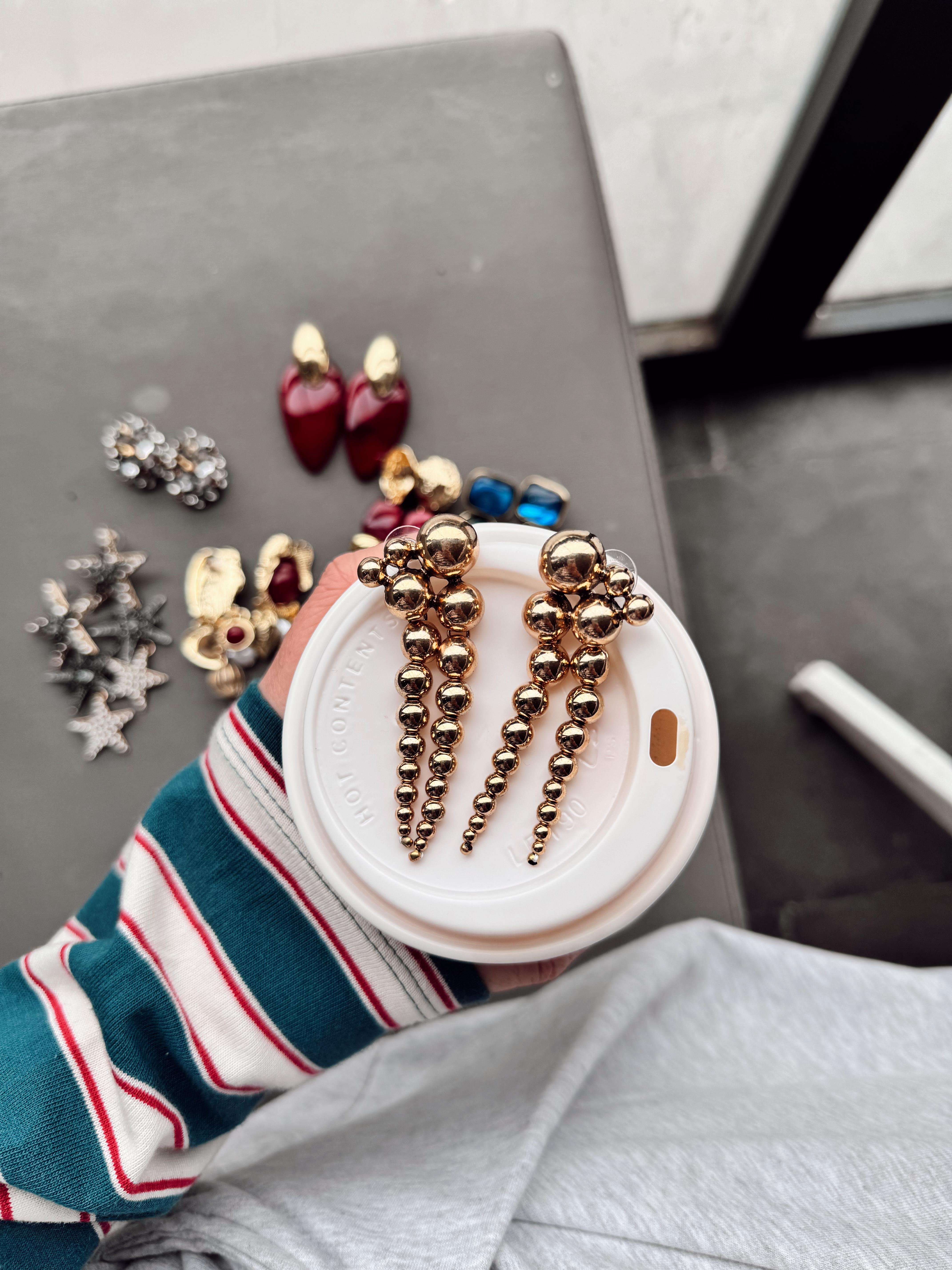 Gold boncuklu ZARA küpe 