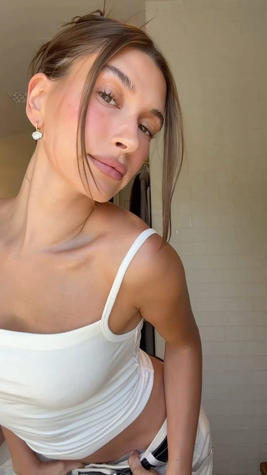 Hailey damlataş Küpe