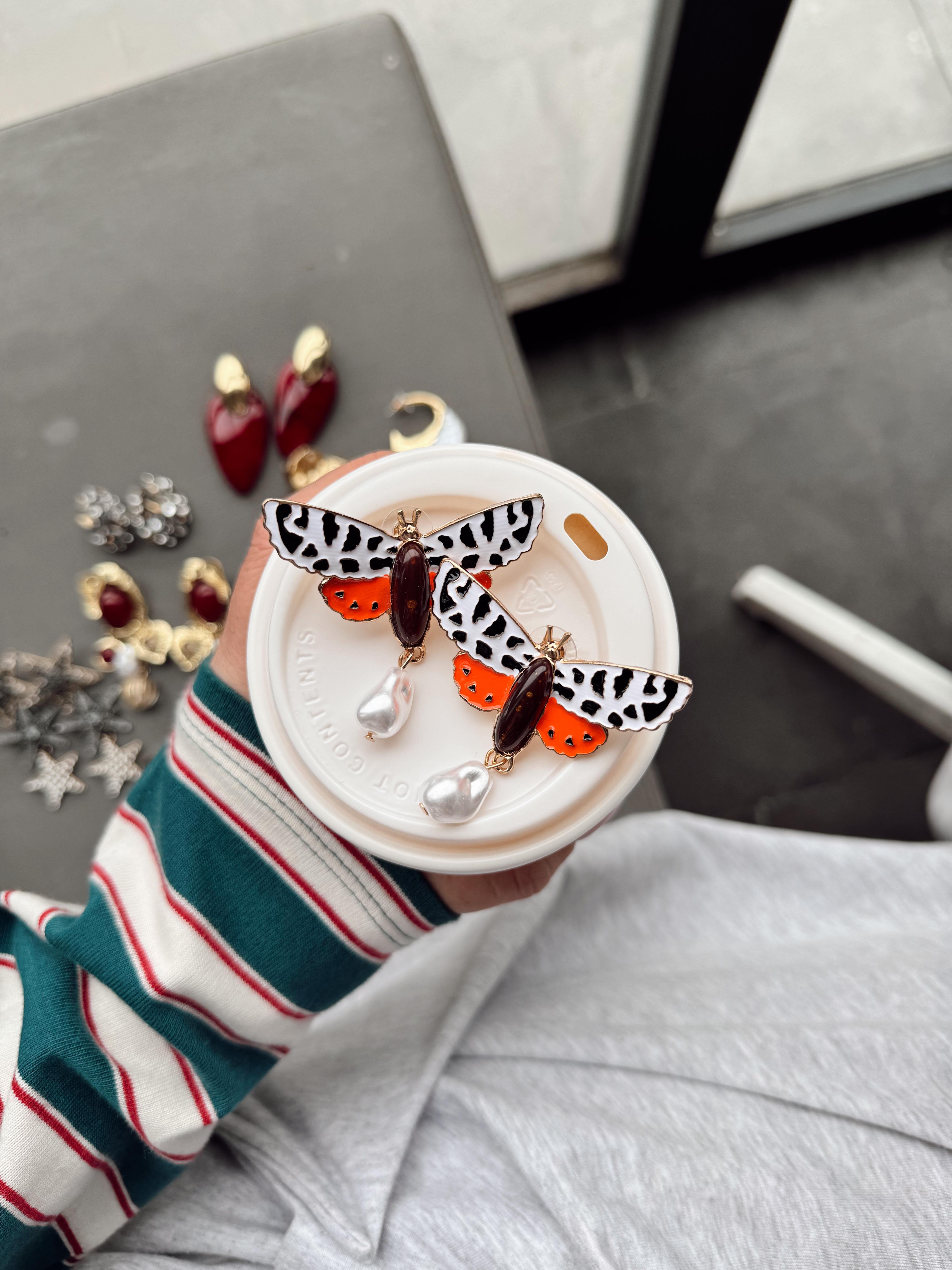 Kelebek detaylı ZARA küpe 