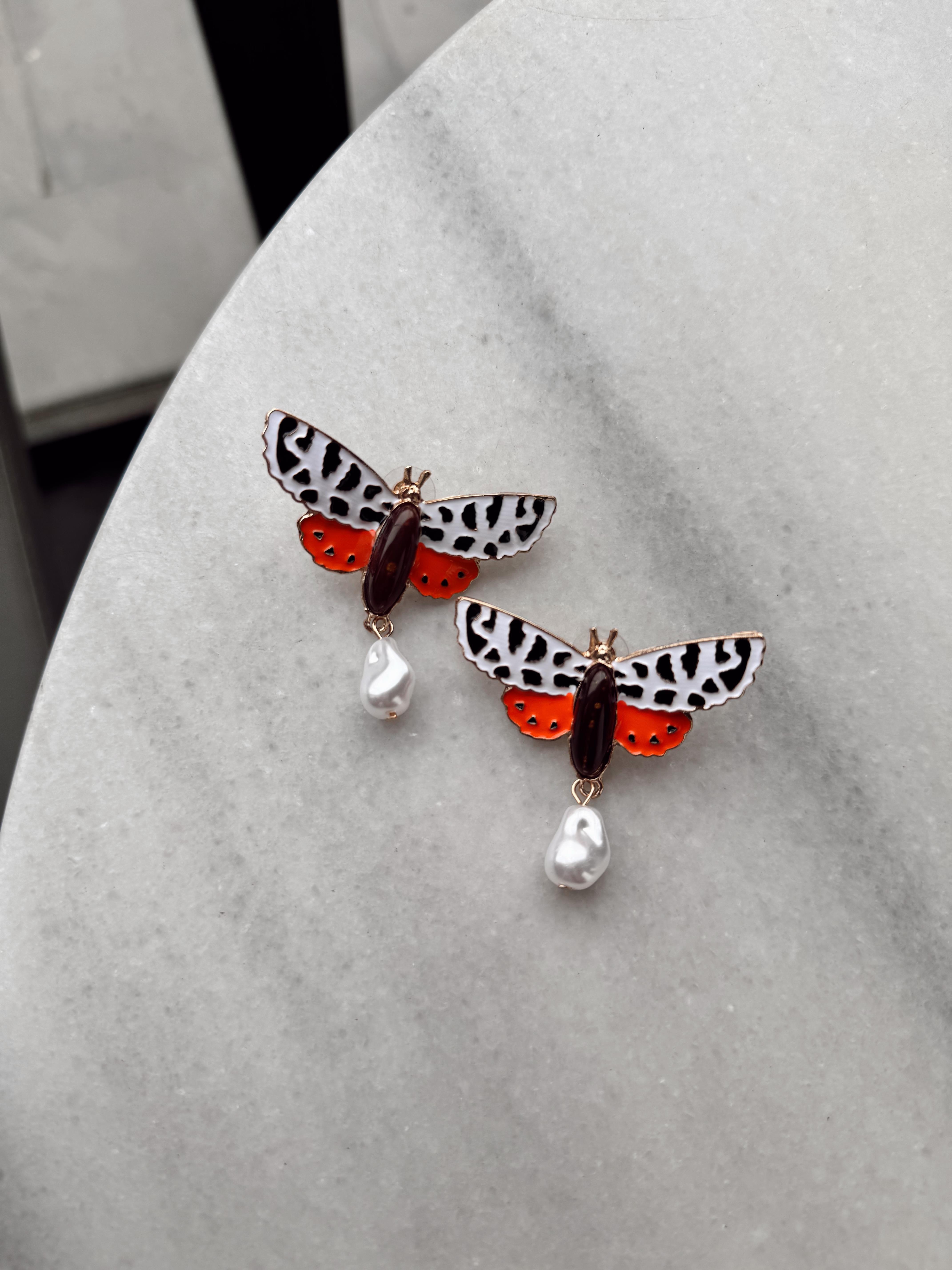 Kelebek detaylı ZARA küpe 