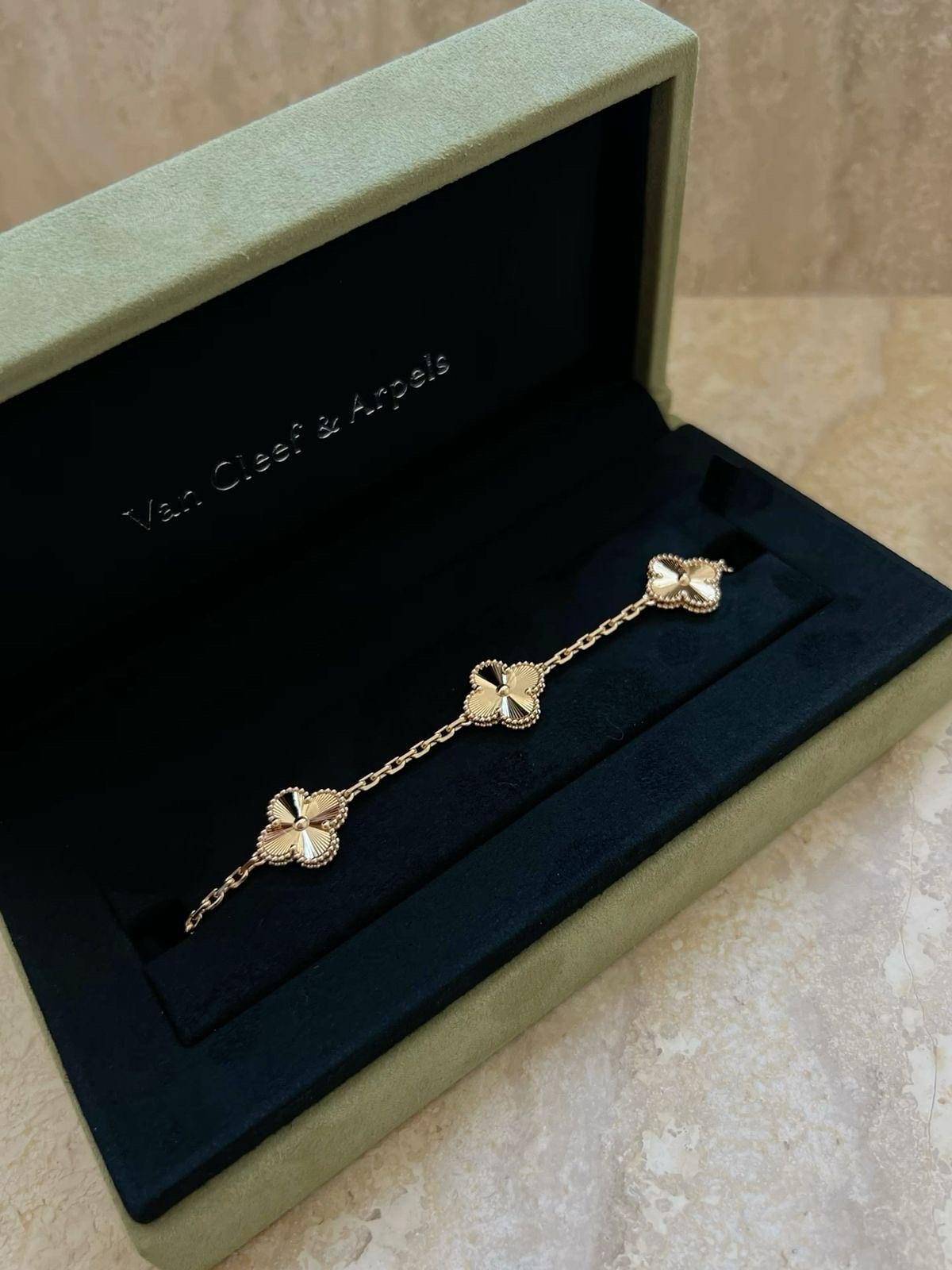 Marka gold yonca bileklik