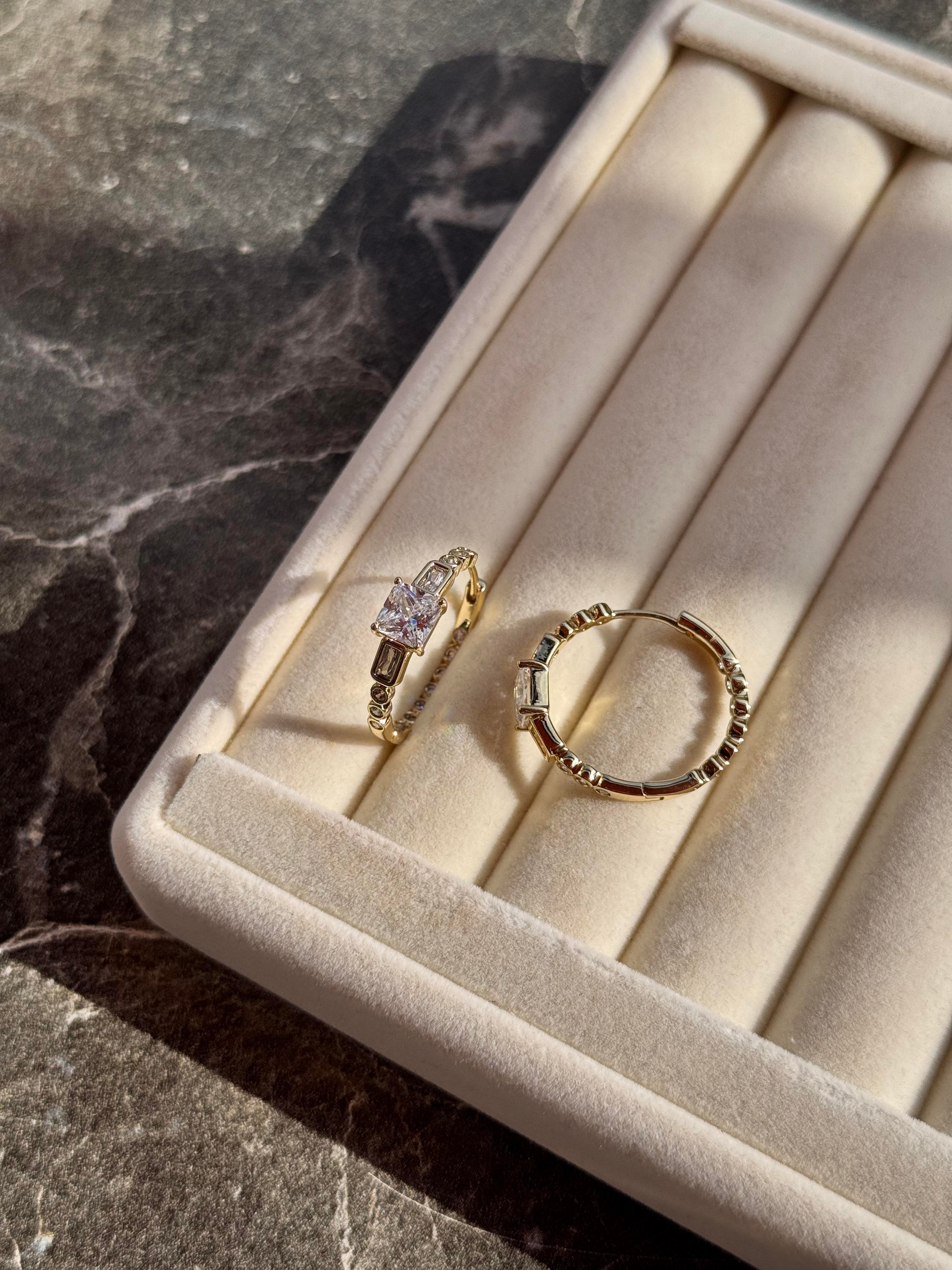 Özel Seri kare taşlı halka küpe