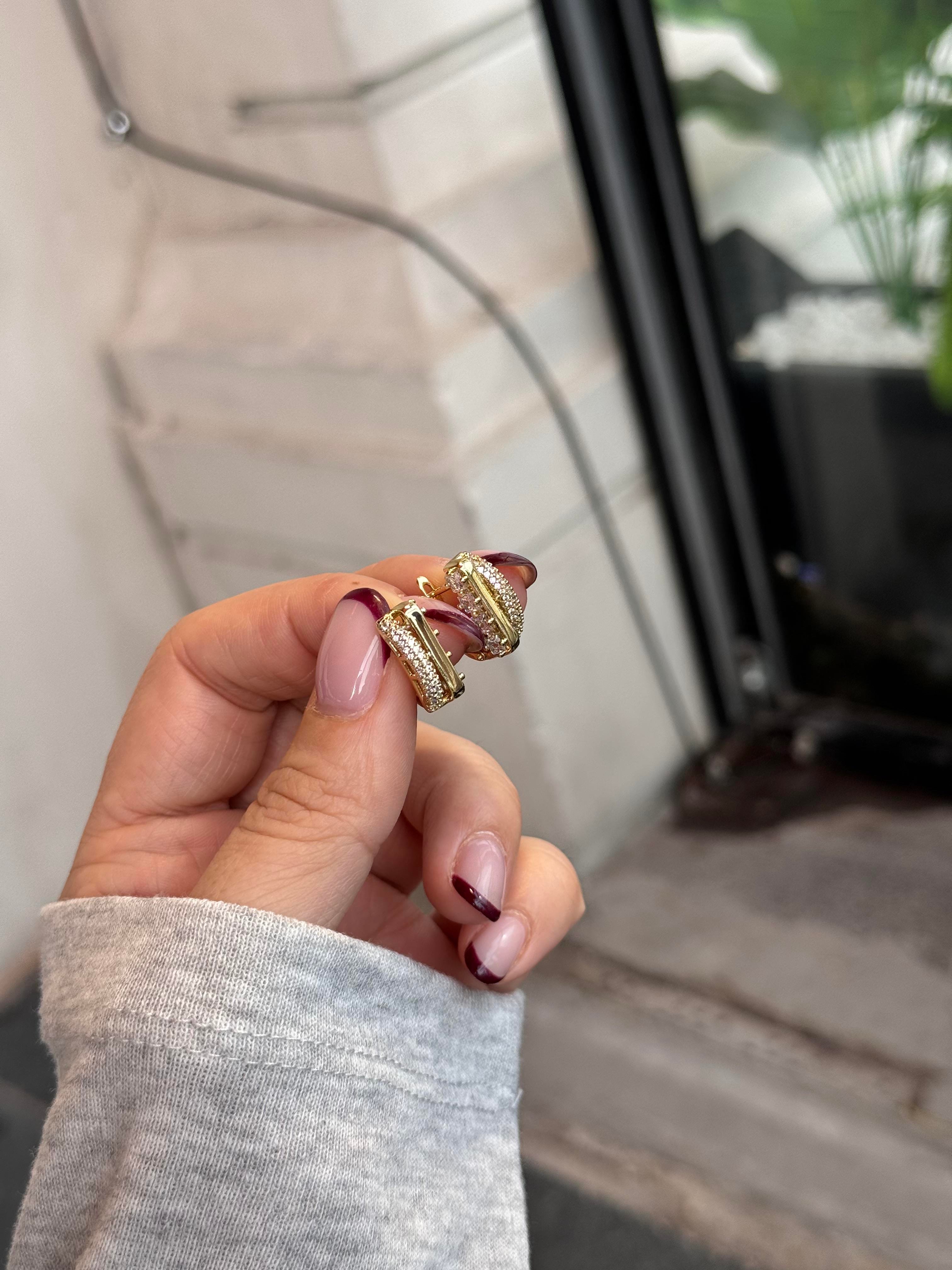 Özel Seri kare ve halka görünümlü Küpe