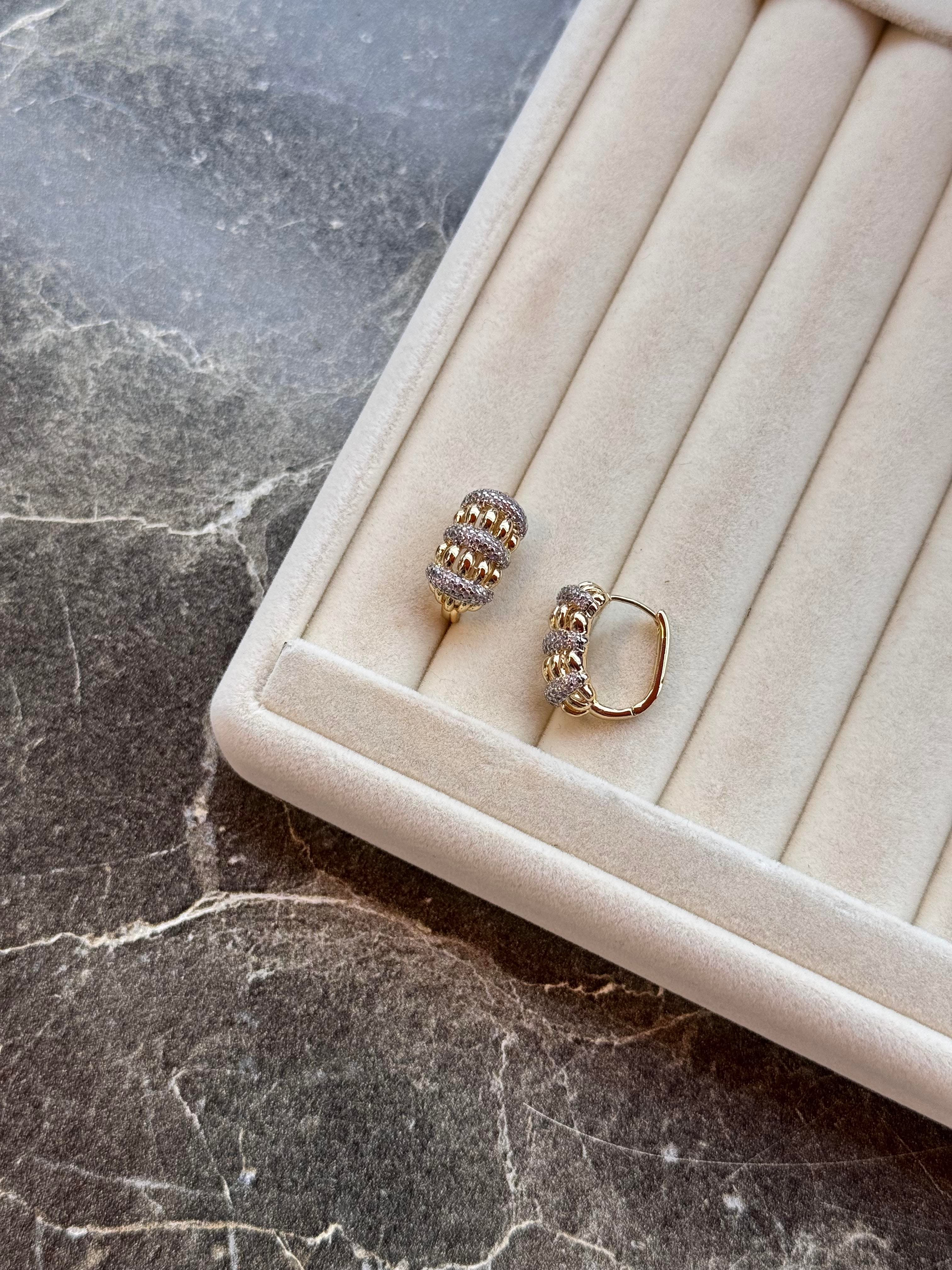 Özel Seri taşlı burgu küpe